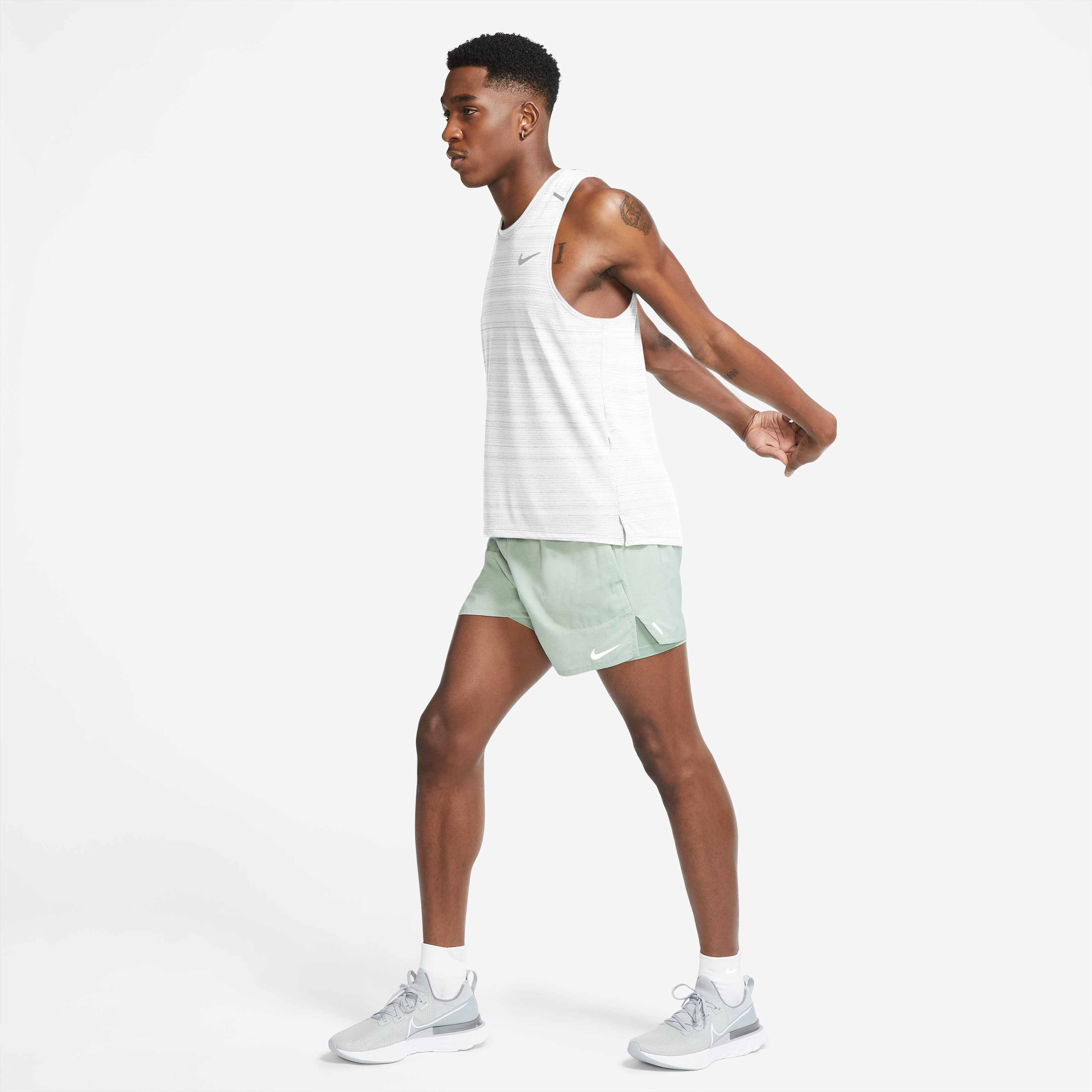 Nike Dri-FIT Miler image number 4