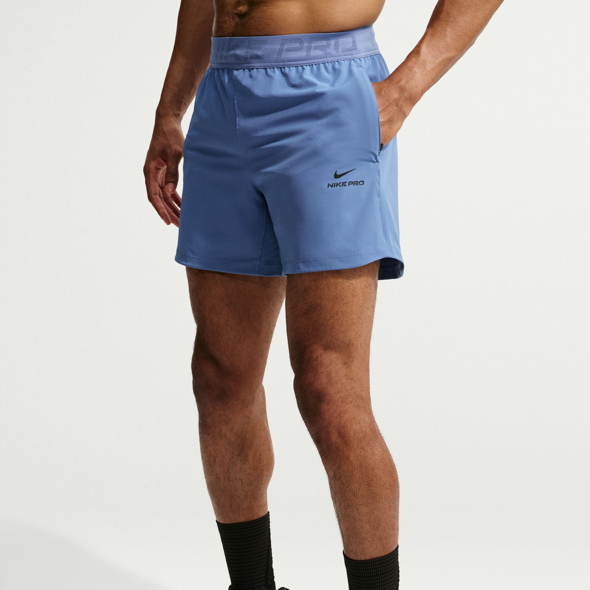 Nike Pro Training image number 2