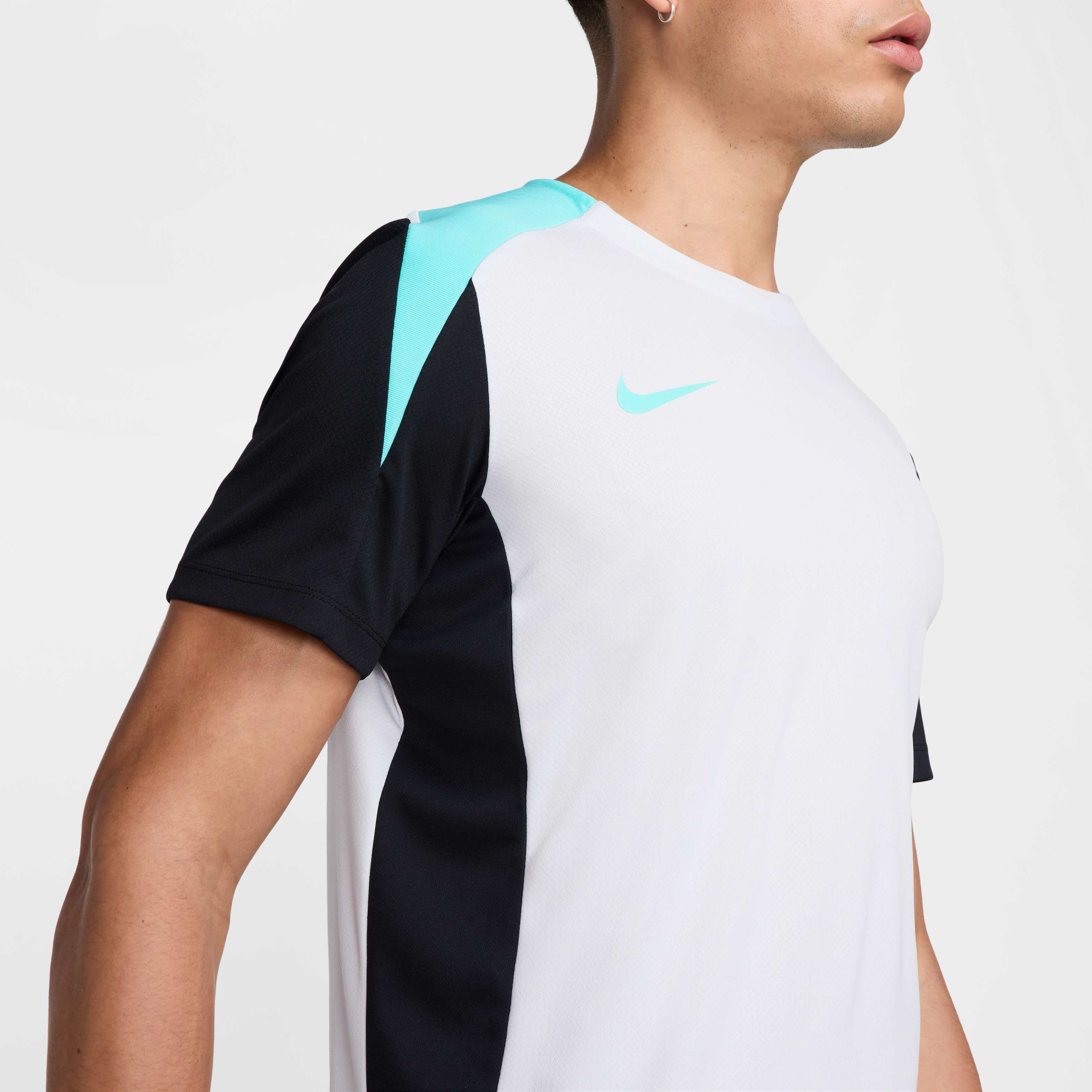 Nike Strike image number 3