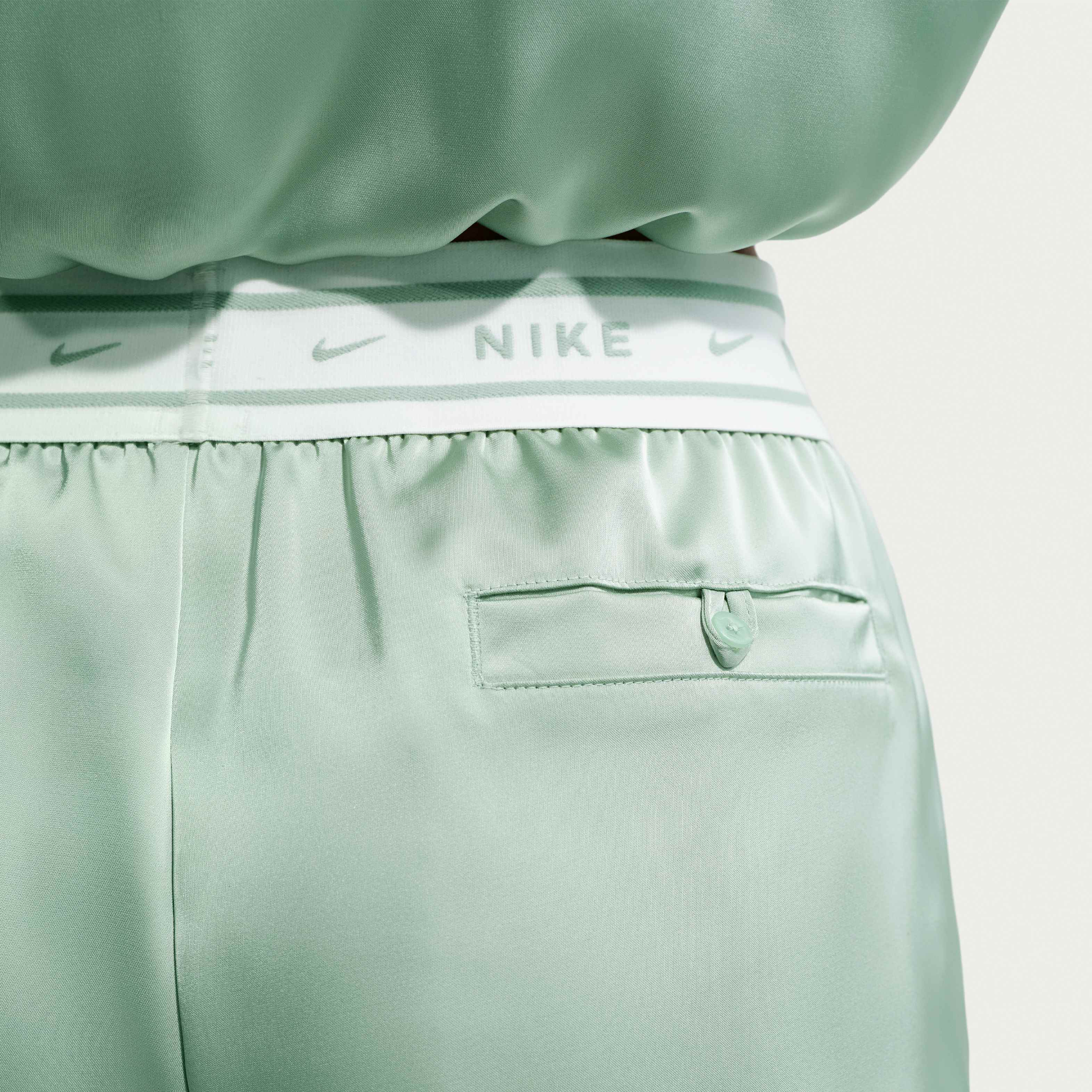 نايكي سبورتسوير image number 2