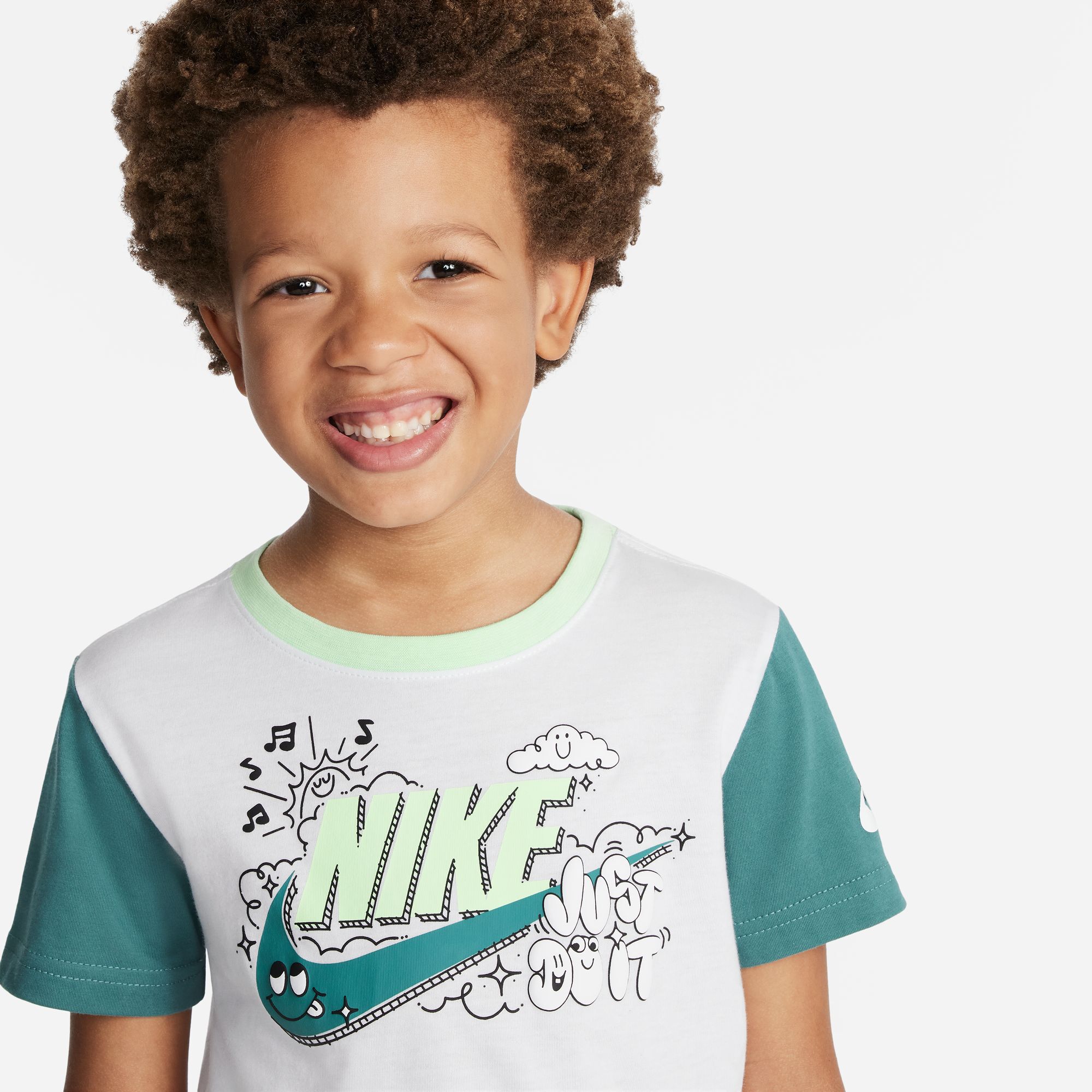 نايكي سبورتسوير كرييت يور اون ادفانتشر image number 2