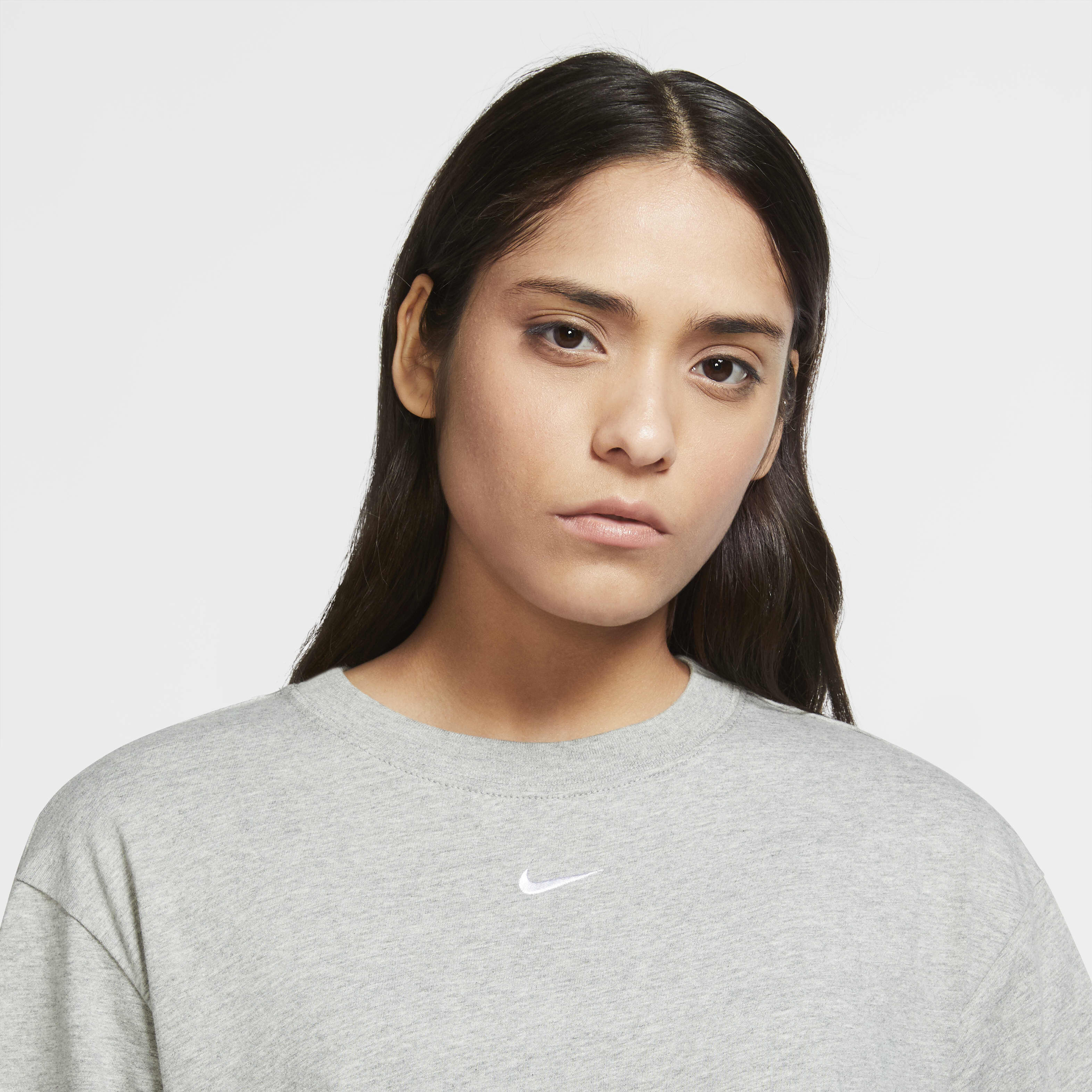 Nike Sportswear Essential image number 2