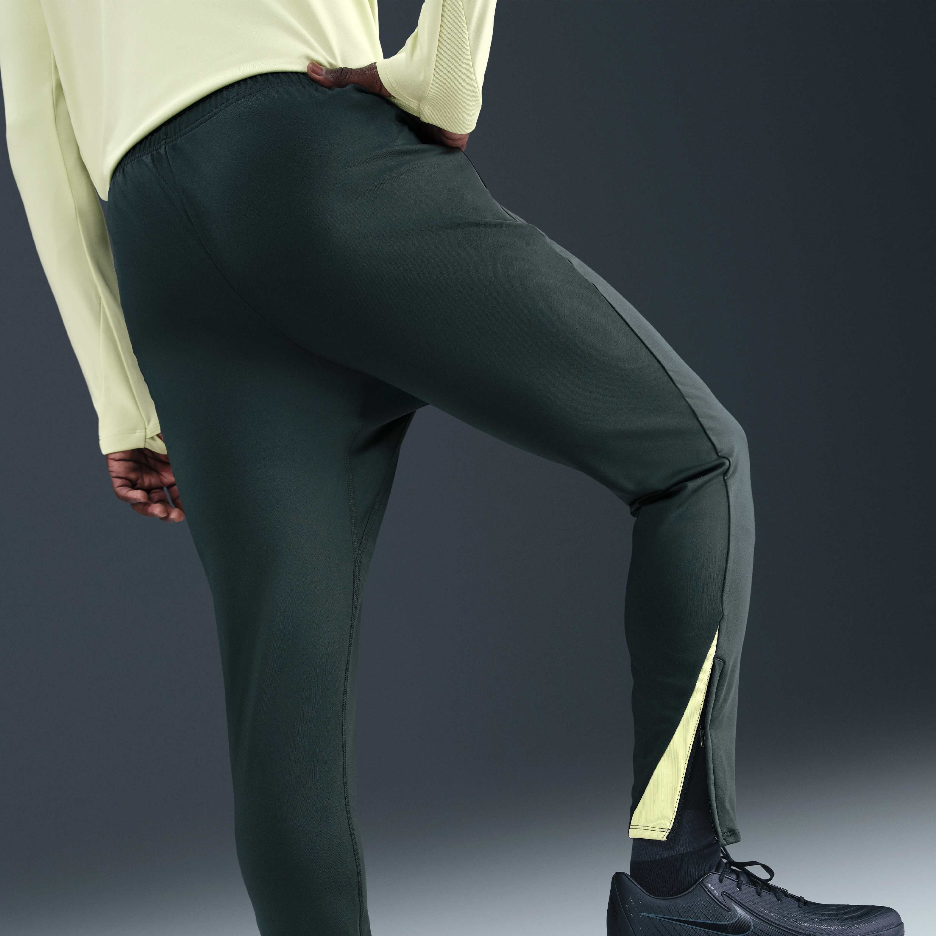 Nike Strike image number 2