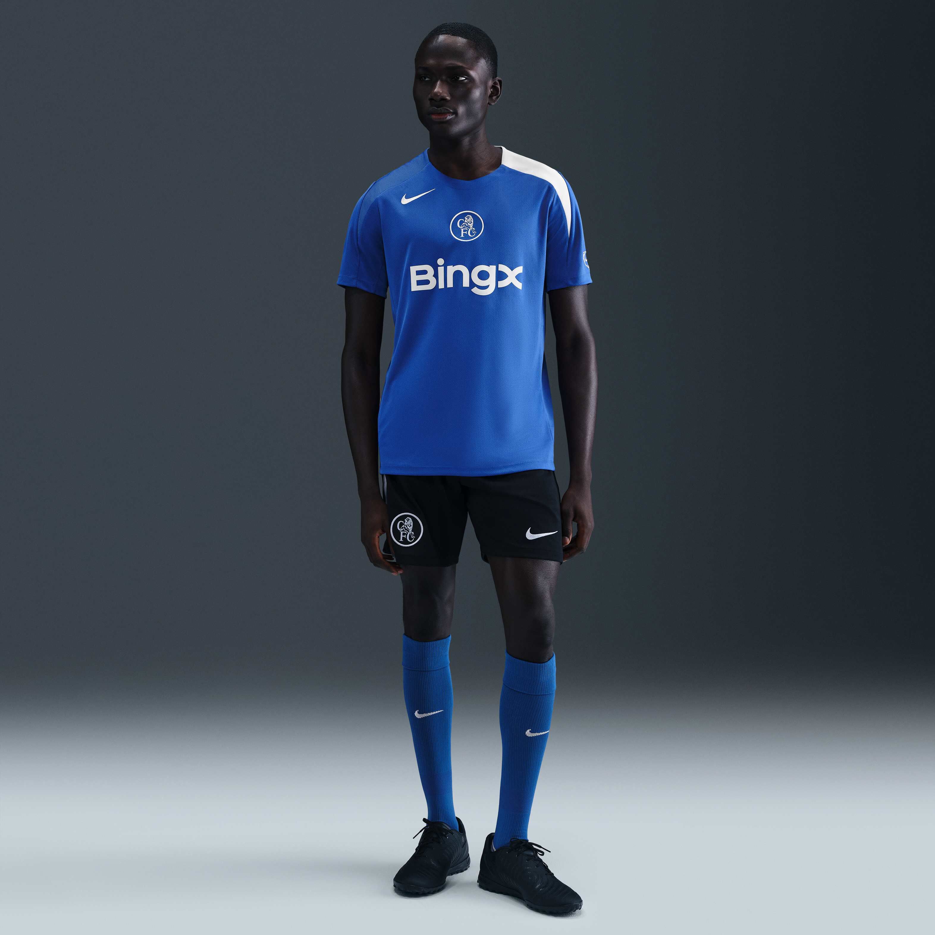 Chelsea F.C. Strike Third image number 3