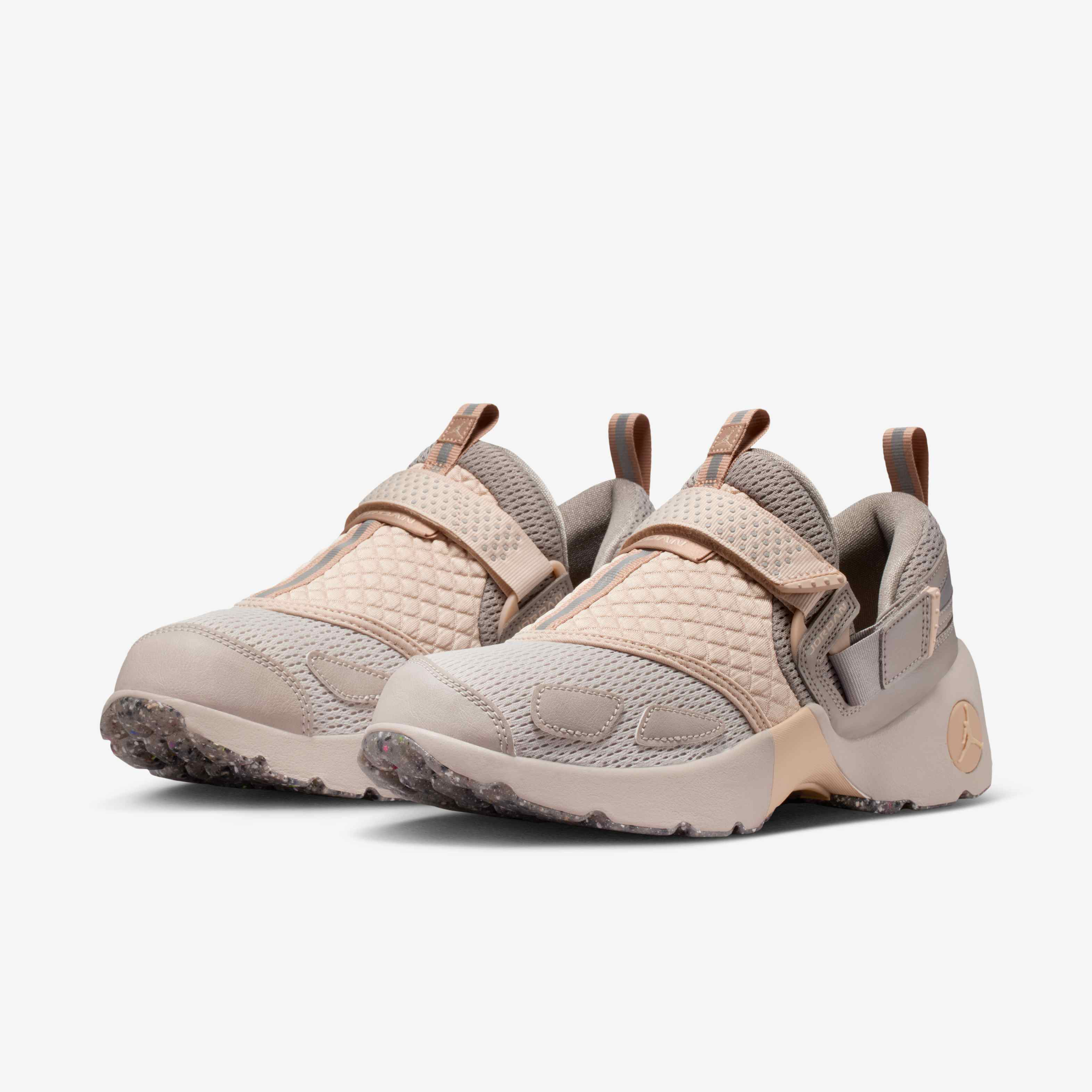 Jordan Trunner LX image number 4