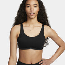 Nike Alate Coverage