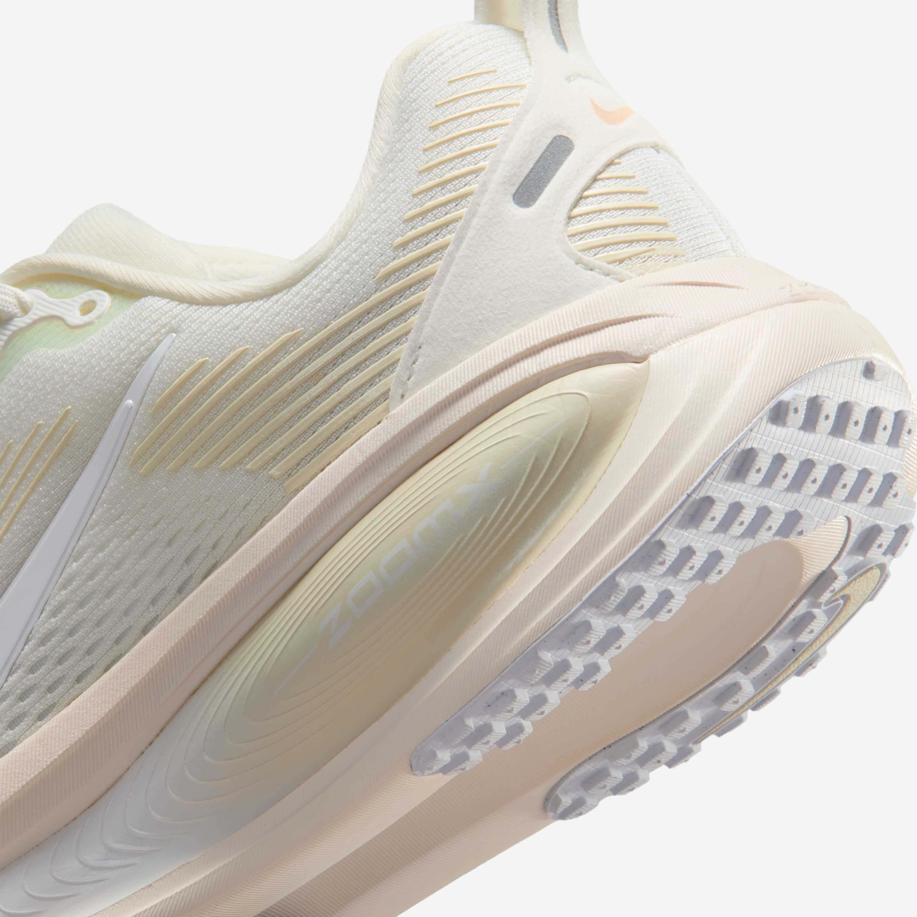 Nike Vomero 18 image number 7