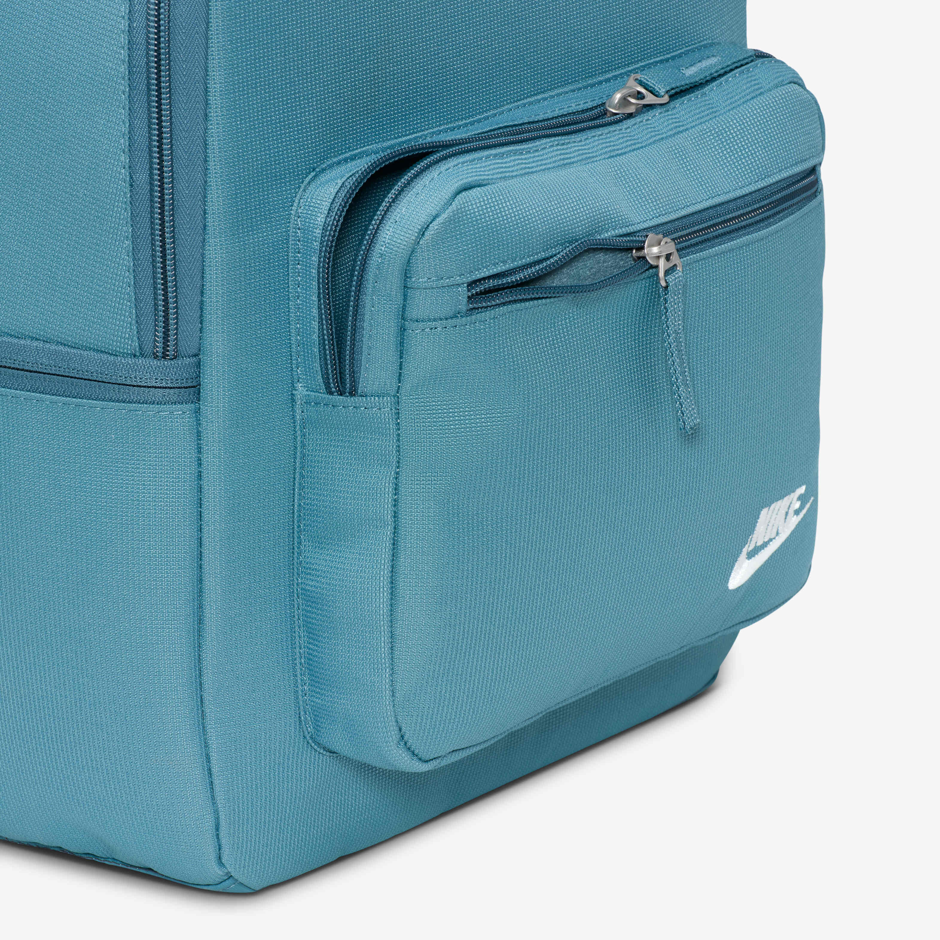 نايكي هيريتج image number 5