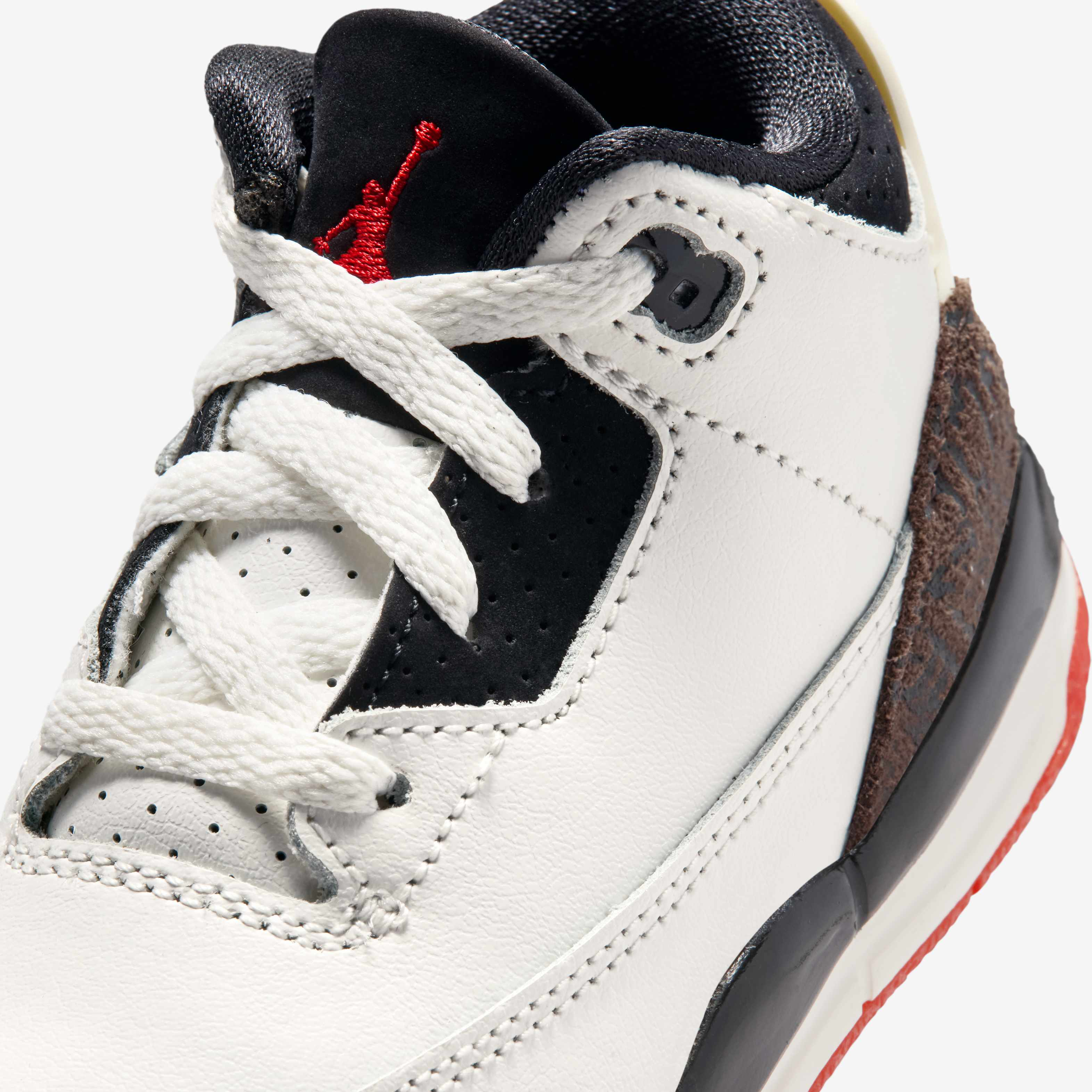 Jordan 3 Retro 'Medium Olive' image number 6