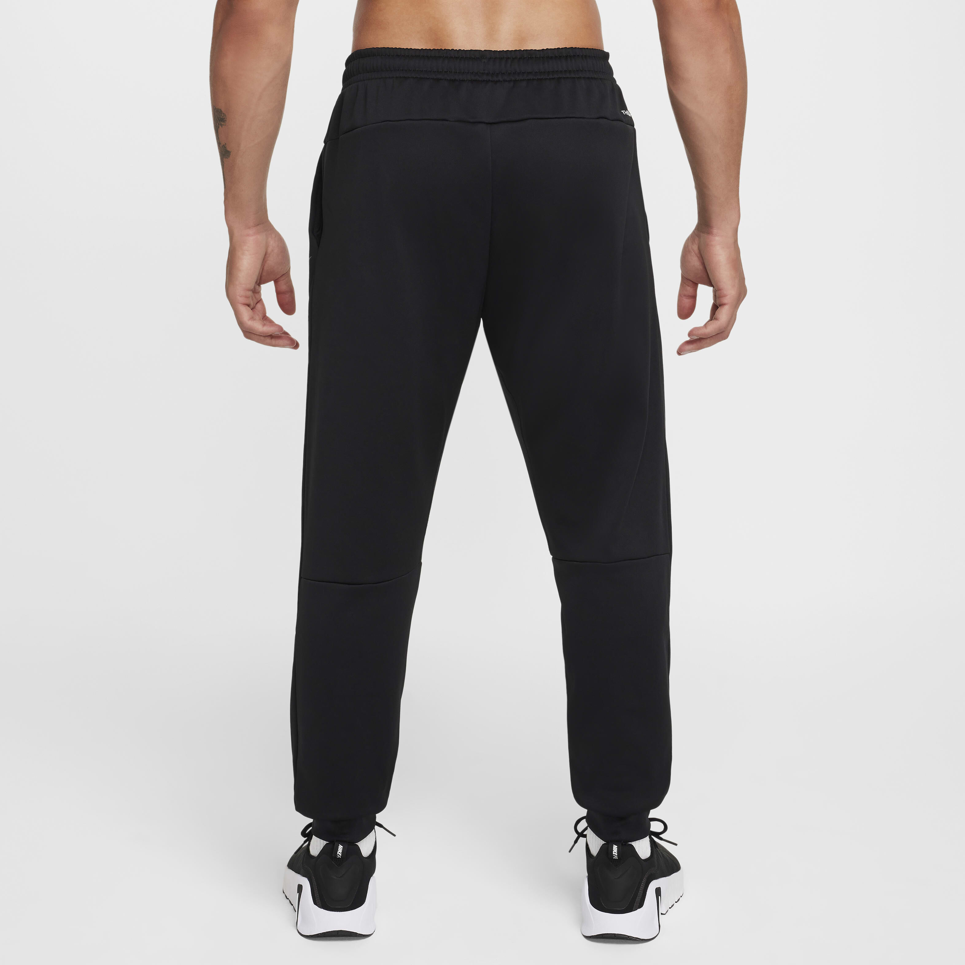 Nike sweatpants tapered 2025