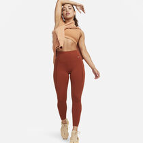 Nike Universa