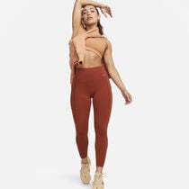 Nike Universa