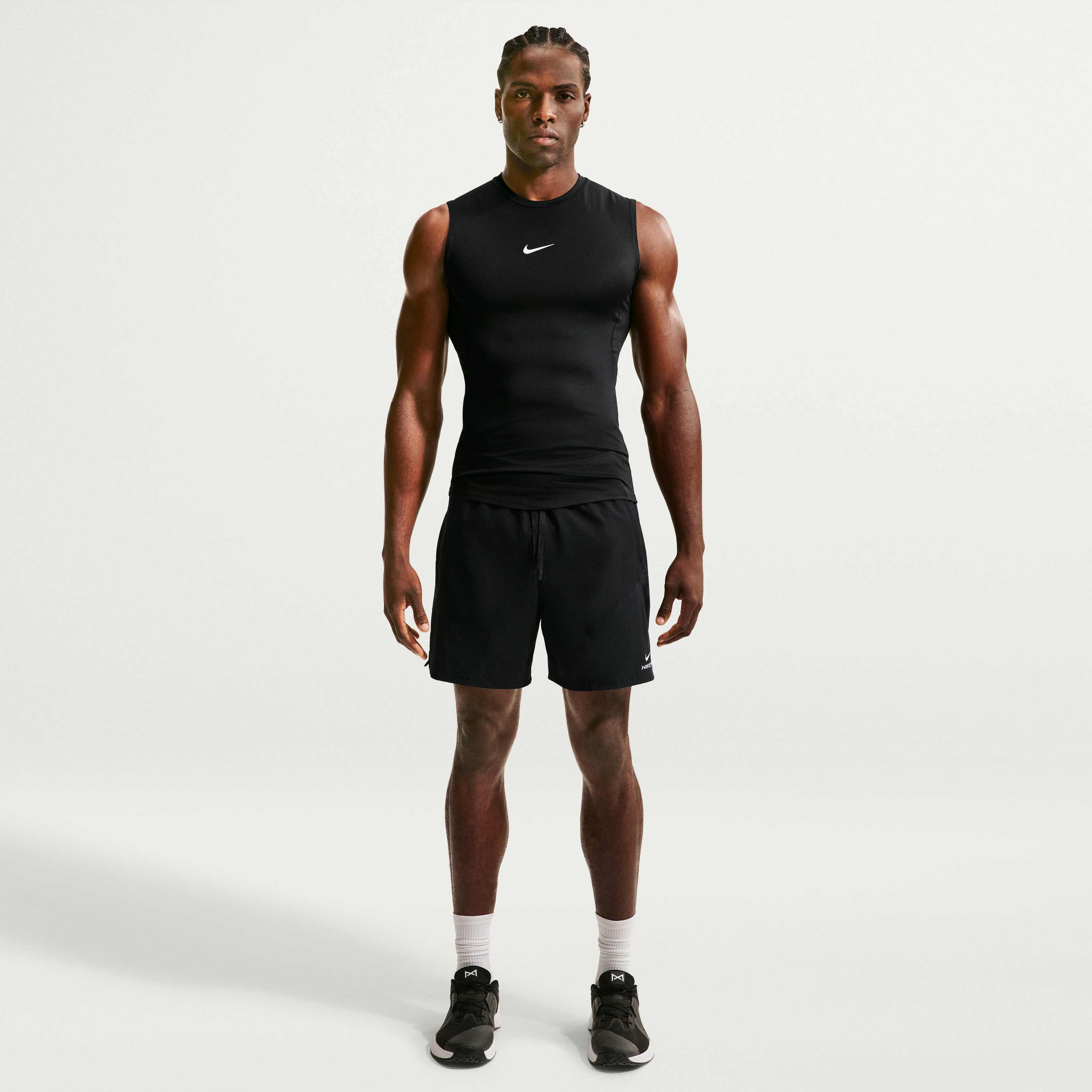 Nike Pro image number 3
