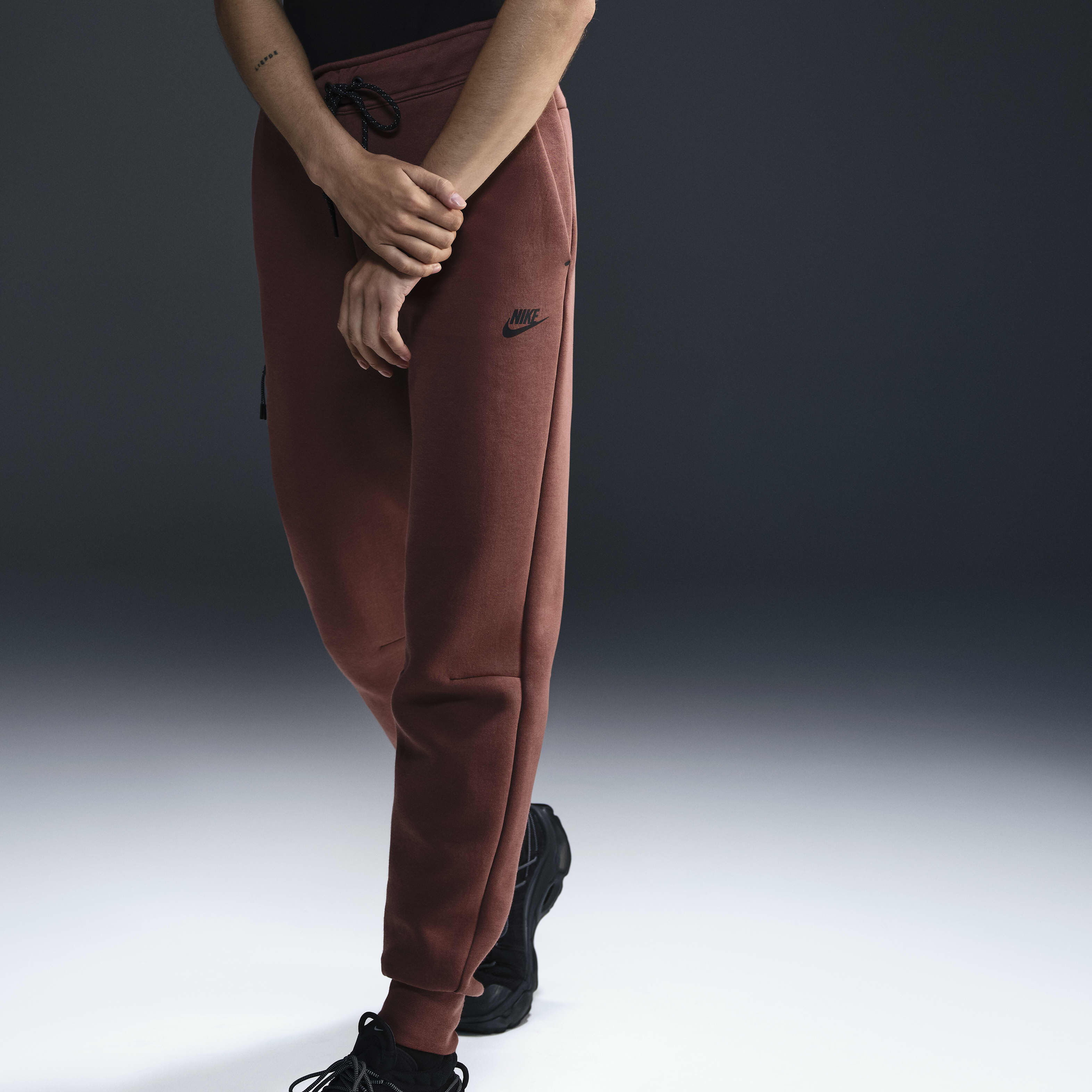 Nike sweatpants maroon sale