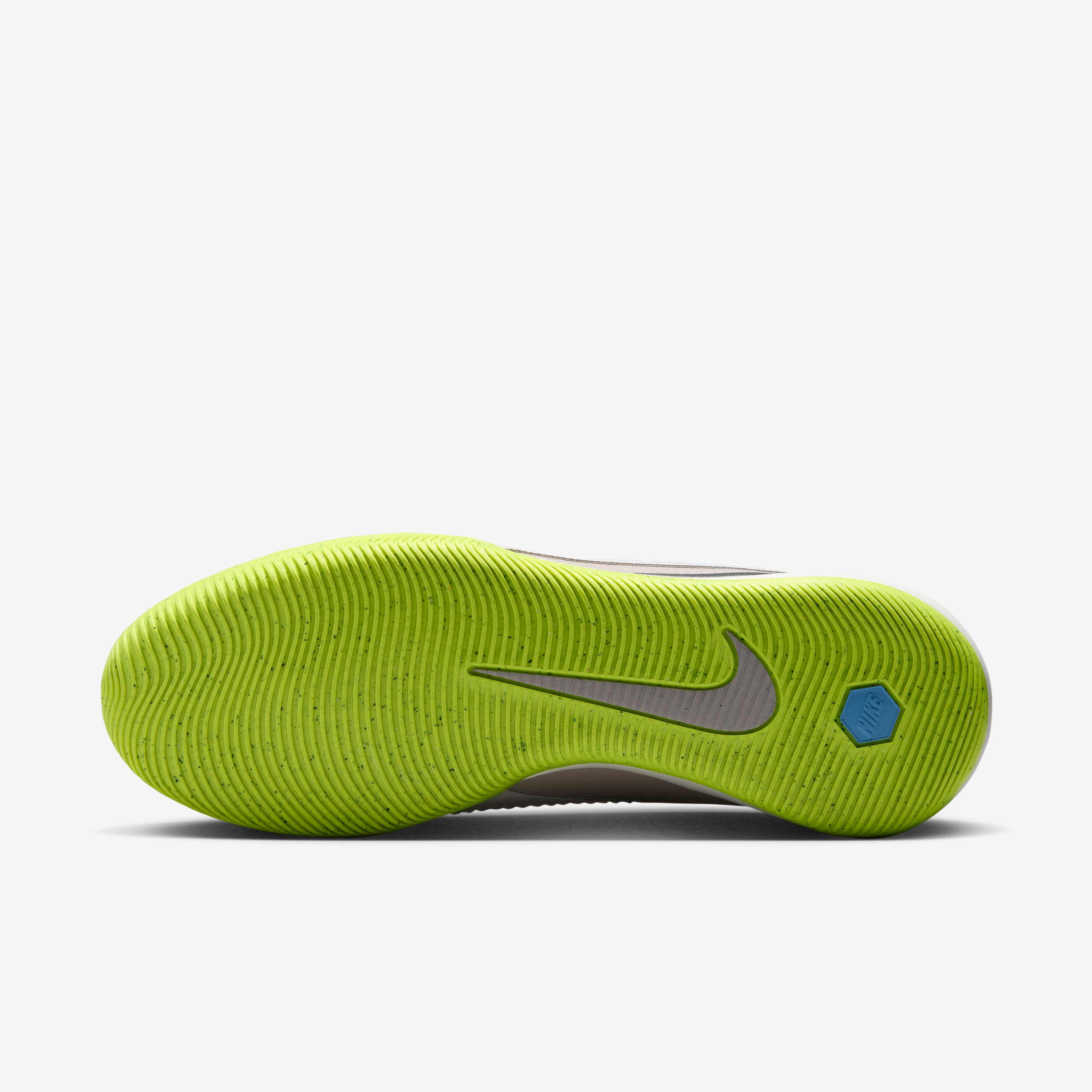 Nike Phantom 6 Low Academy image number 1