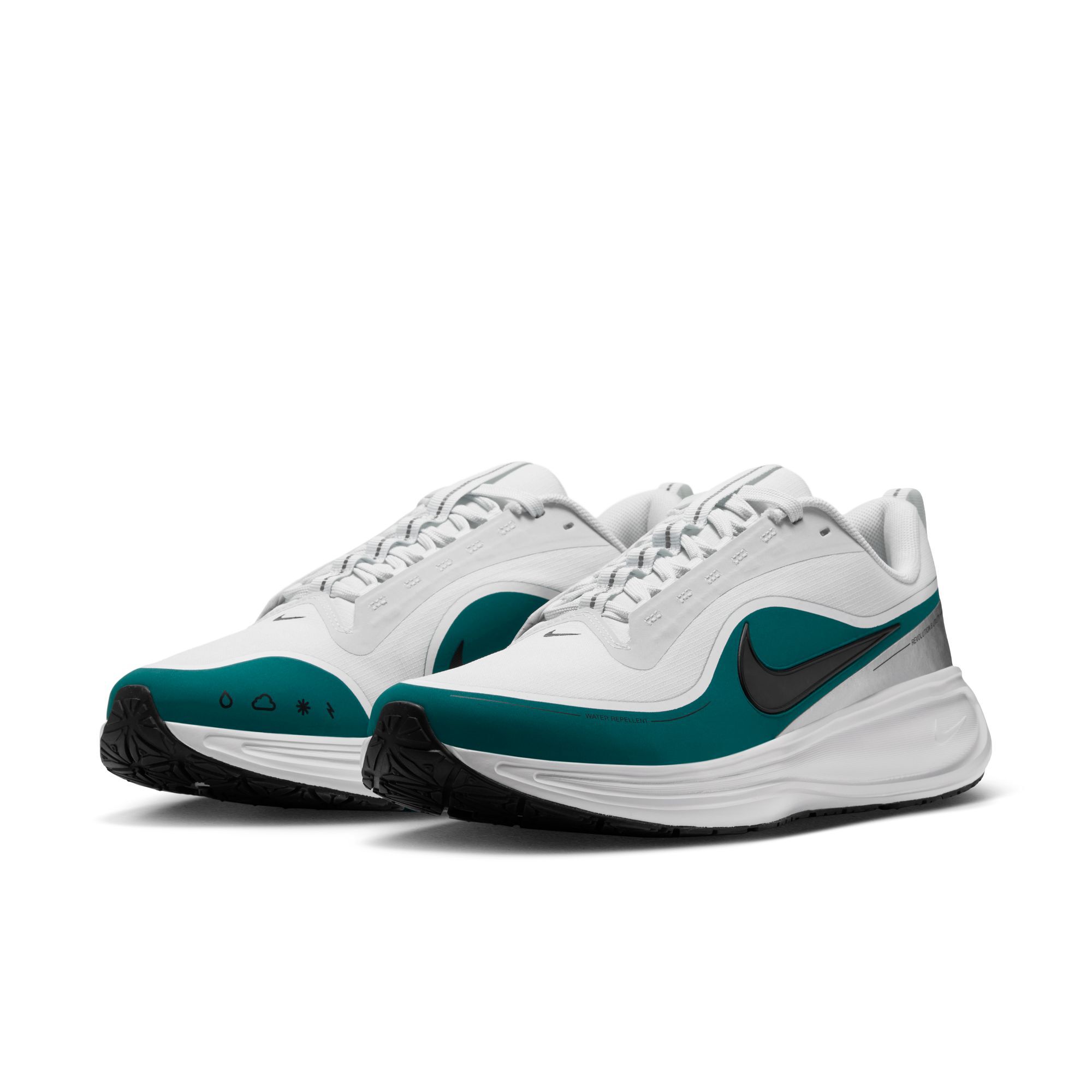 Nike Revolution 8 Utility image number 2