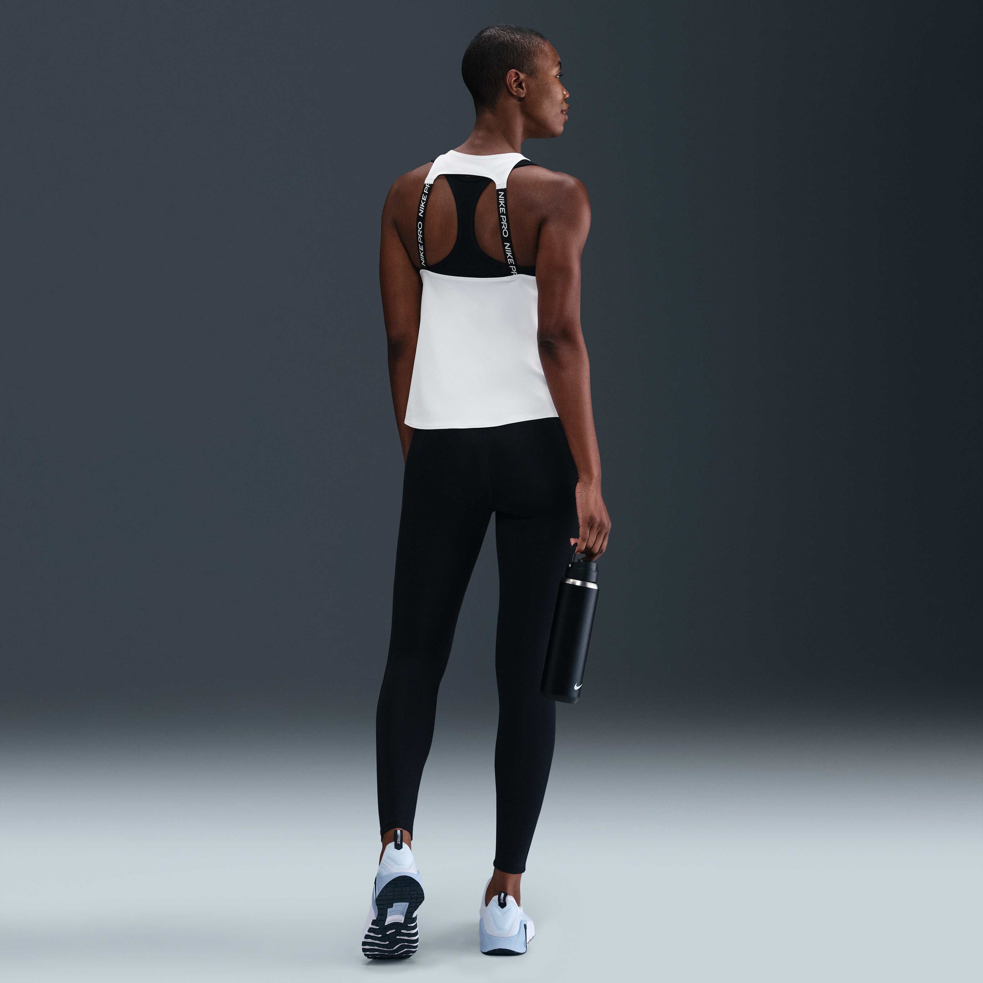 Nike Pro image number 4