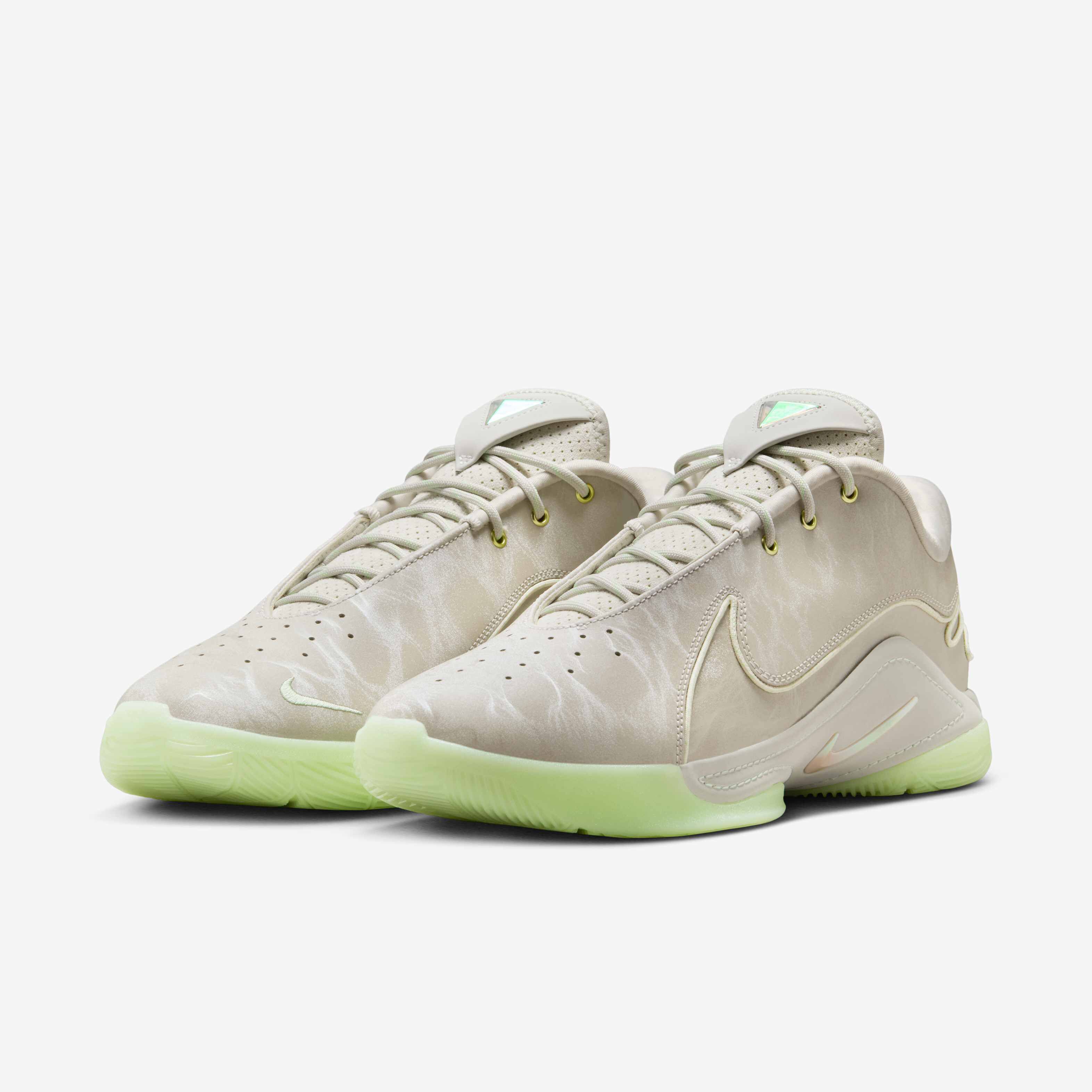 LeBron XXII image number 4