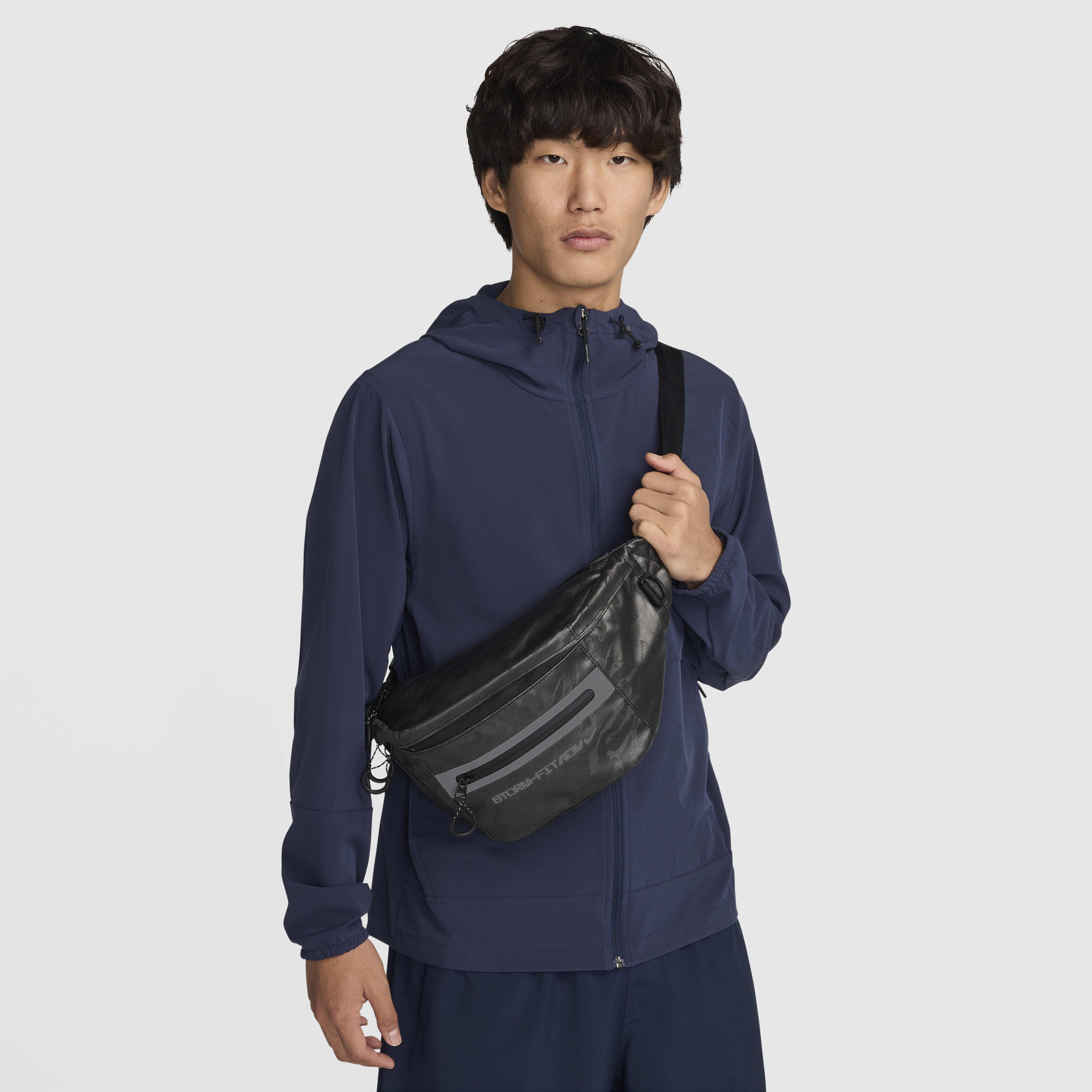 バッグ・カバンその他 Nike Elemental Pro Storm Fit ADV Crossbody Bag 6L FZ6370-01 NIKE ELEMENTAL PRO STORM-FIT ADV CROSSBODY BAG (6L) BLACK