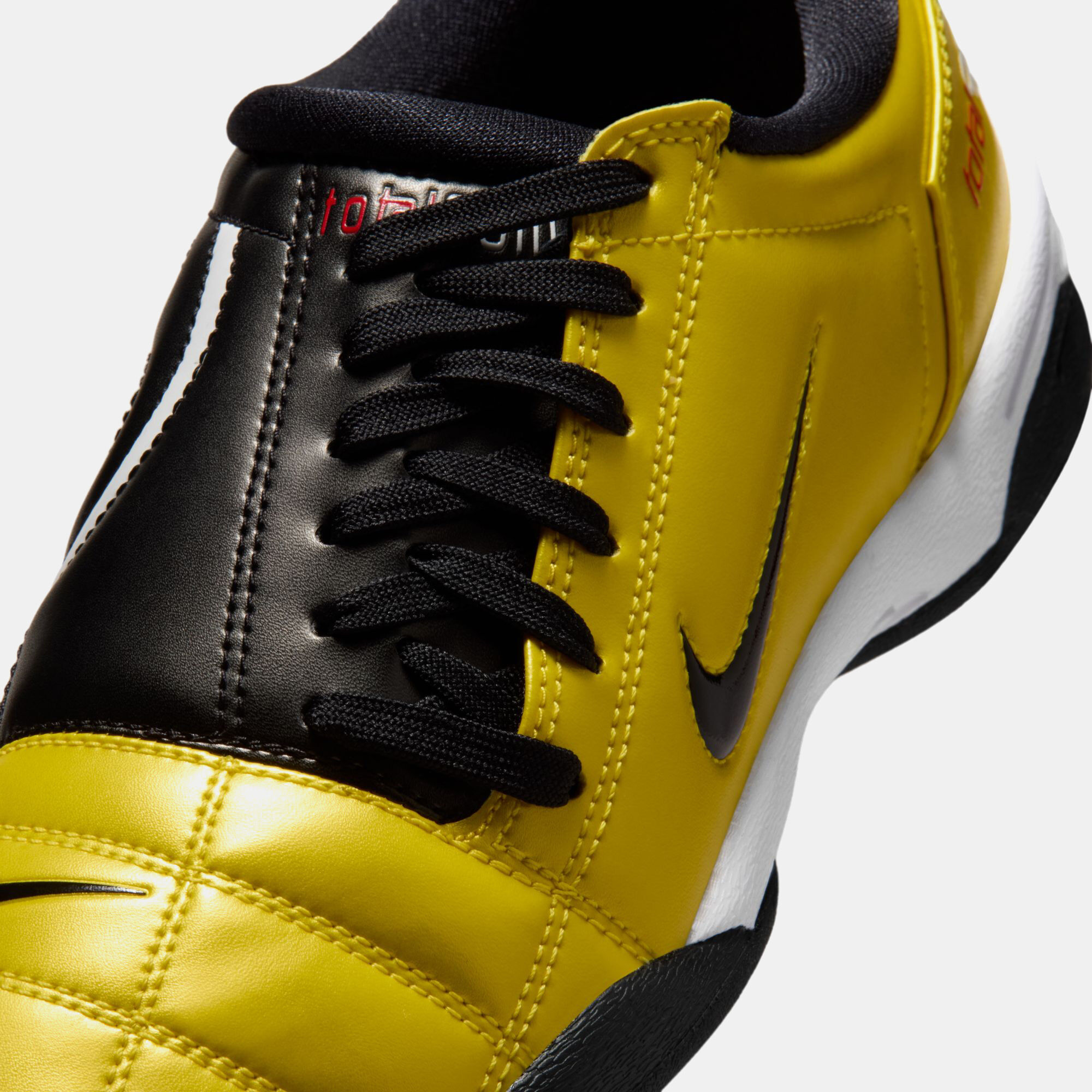 Nike Total90 image number 8