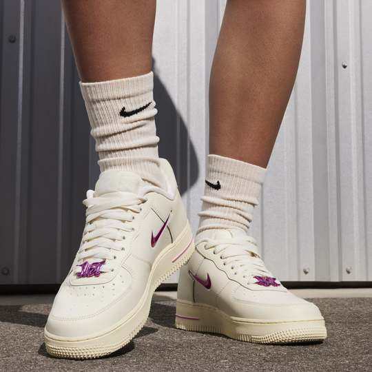 Nike air force high tops on feet woman deals
