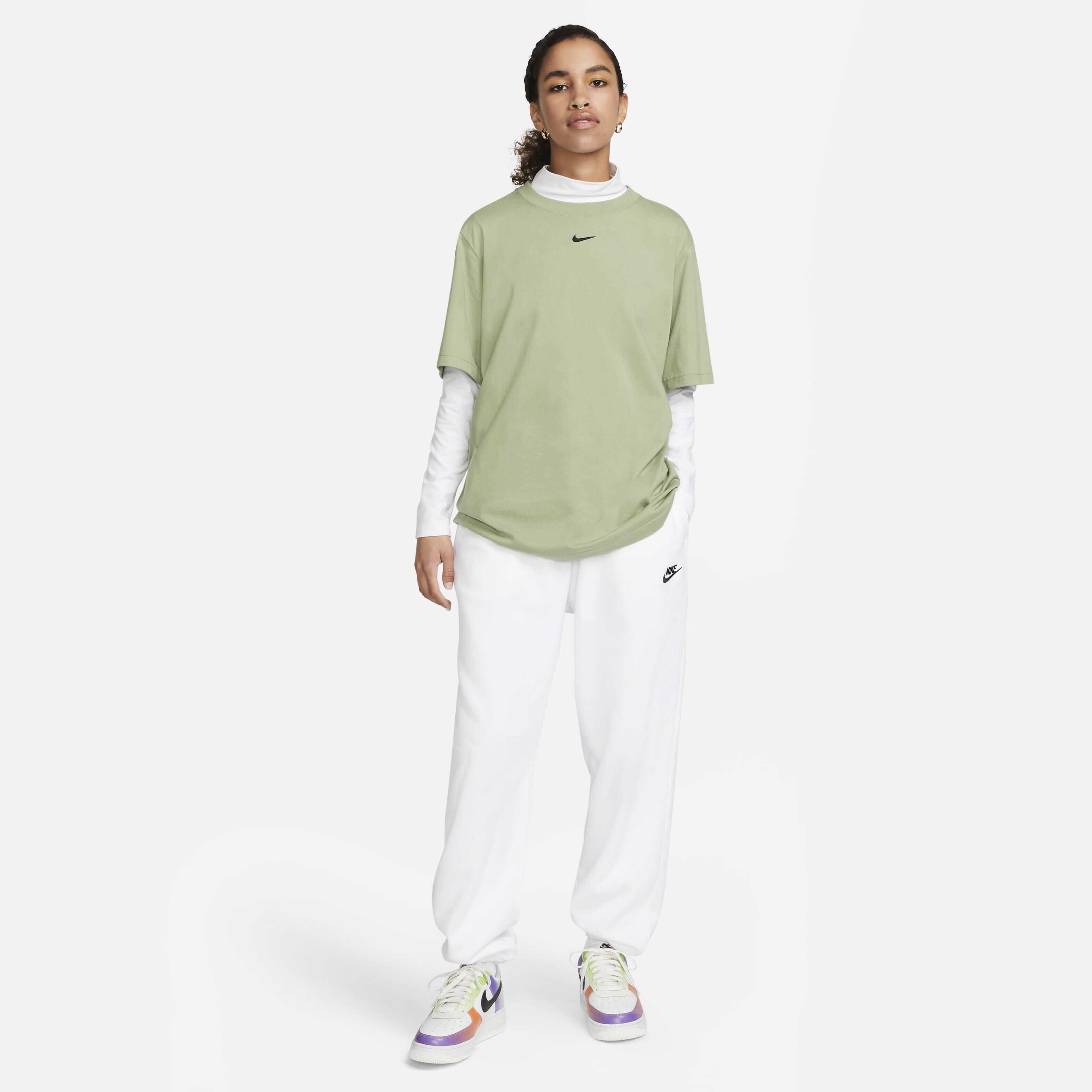 نايكي سبورتسوير ايسنشال image number 4