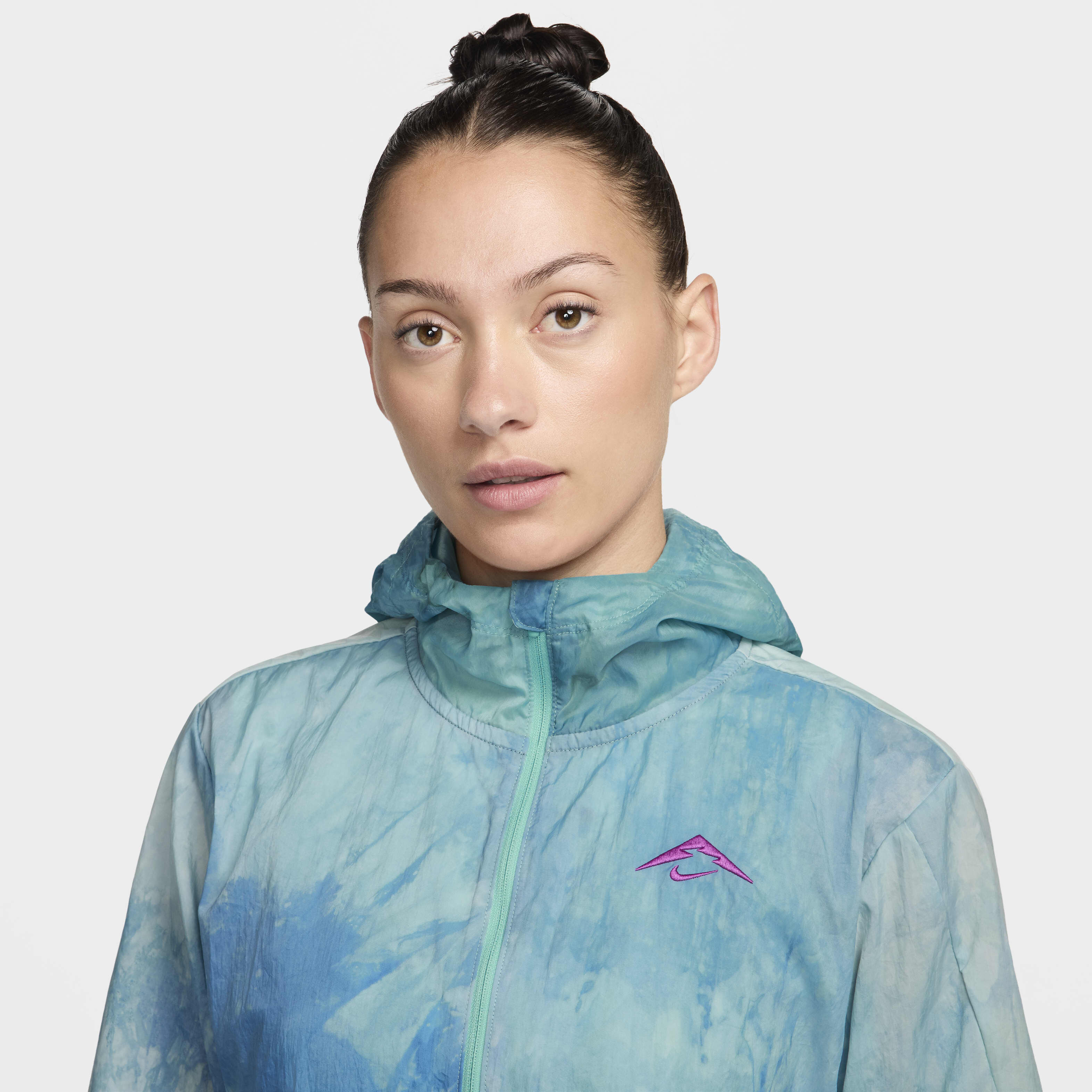 Buy Nike Trail Women's Repel Running Jacket - Green Frost