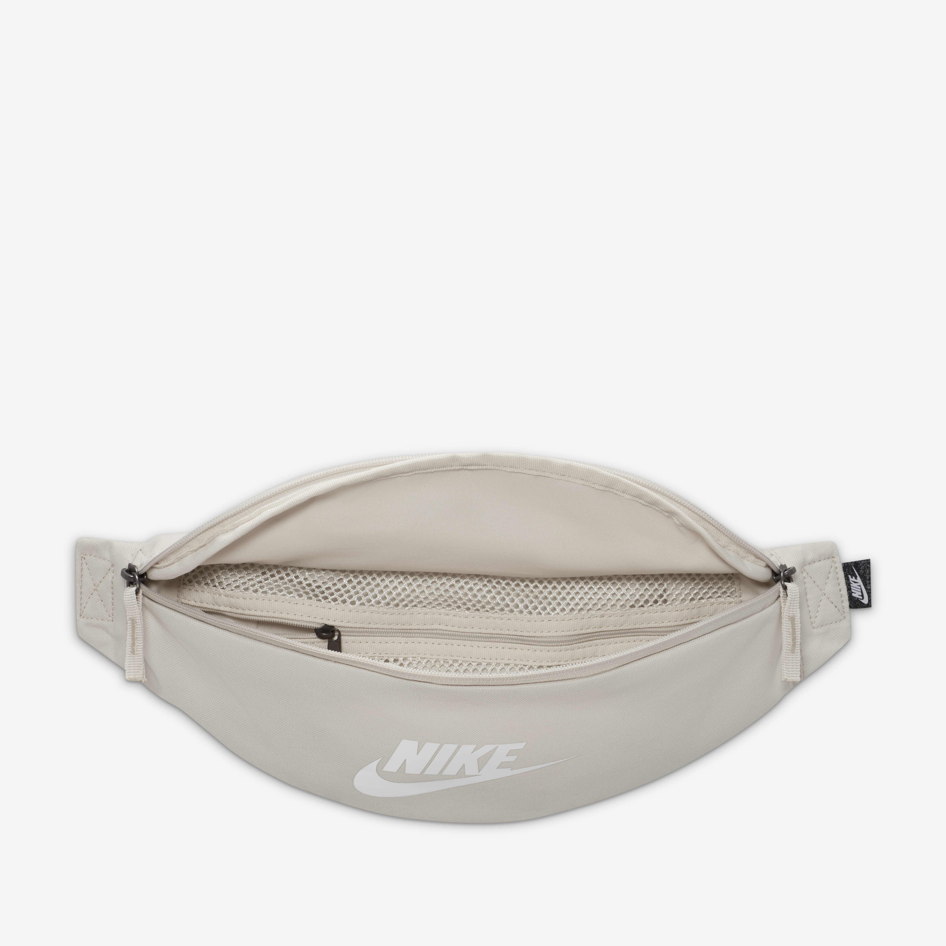 نايكي هيرتج image number 4