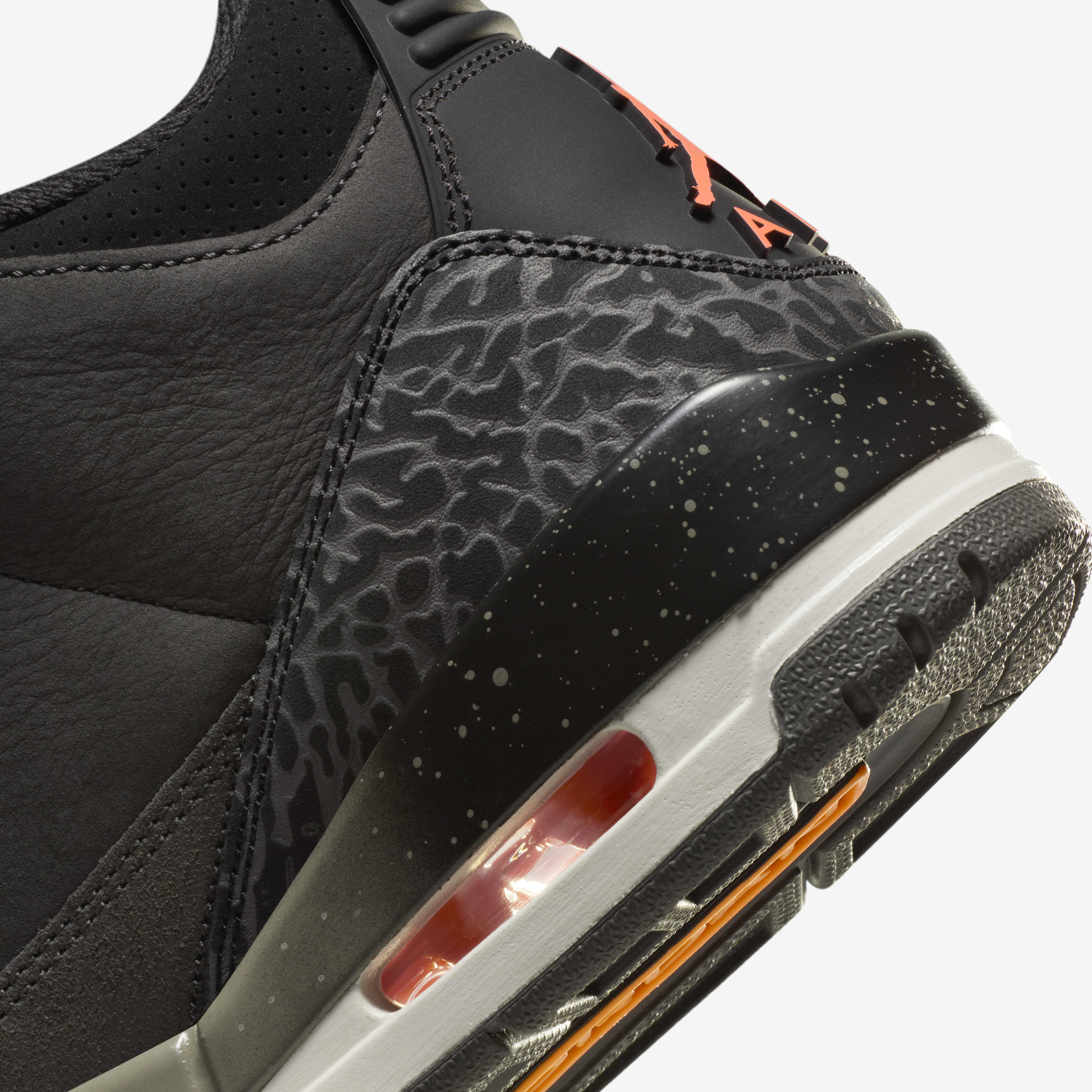 Air Jordan 3 Retro Shoe image number 7