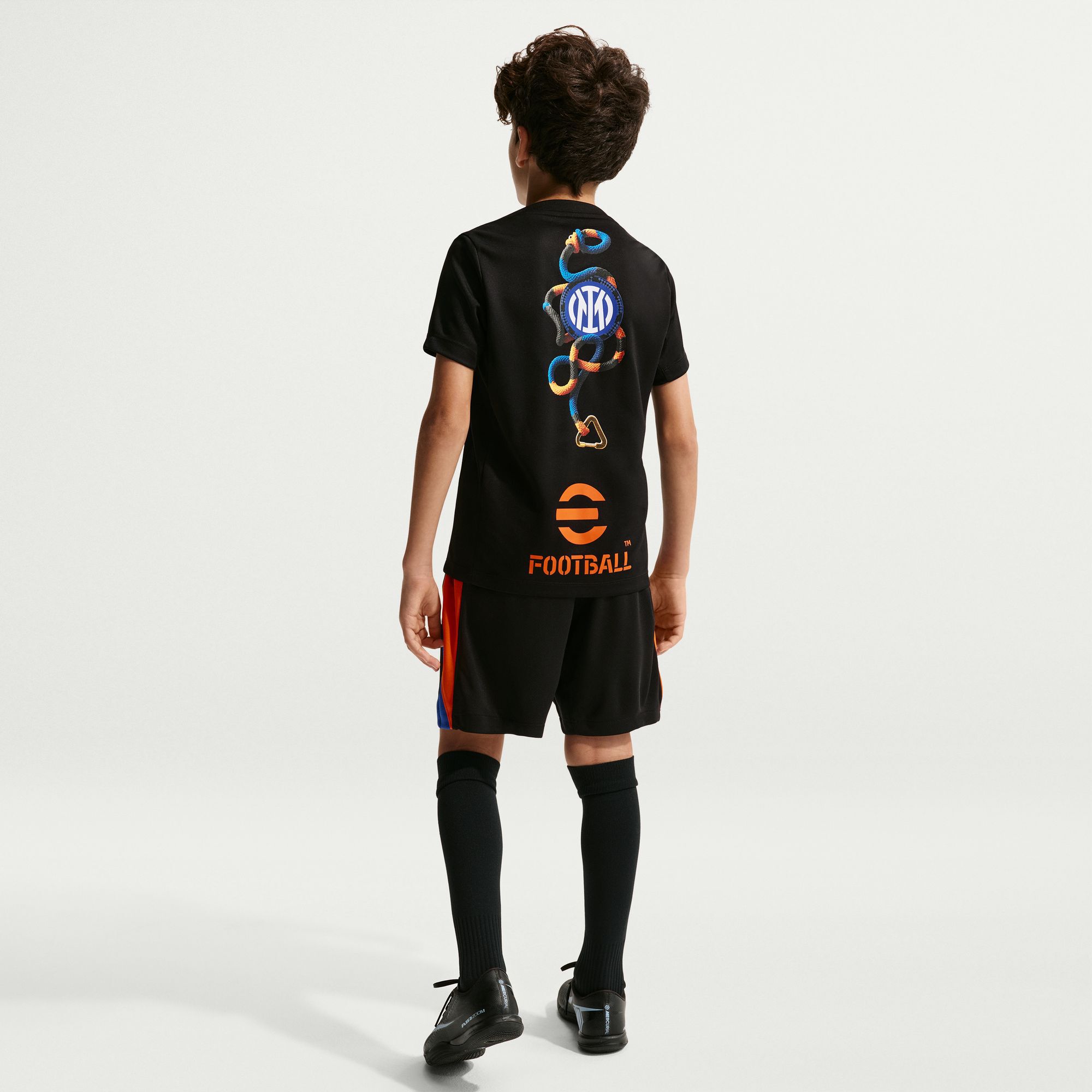 إنتر ميلان أكاديمي برو SE image number 4