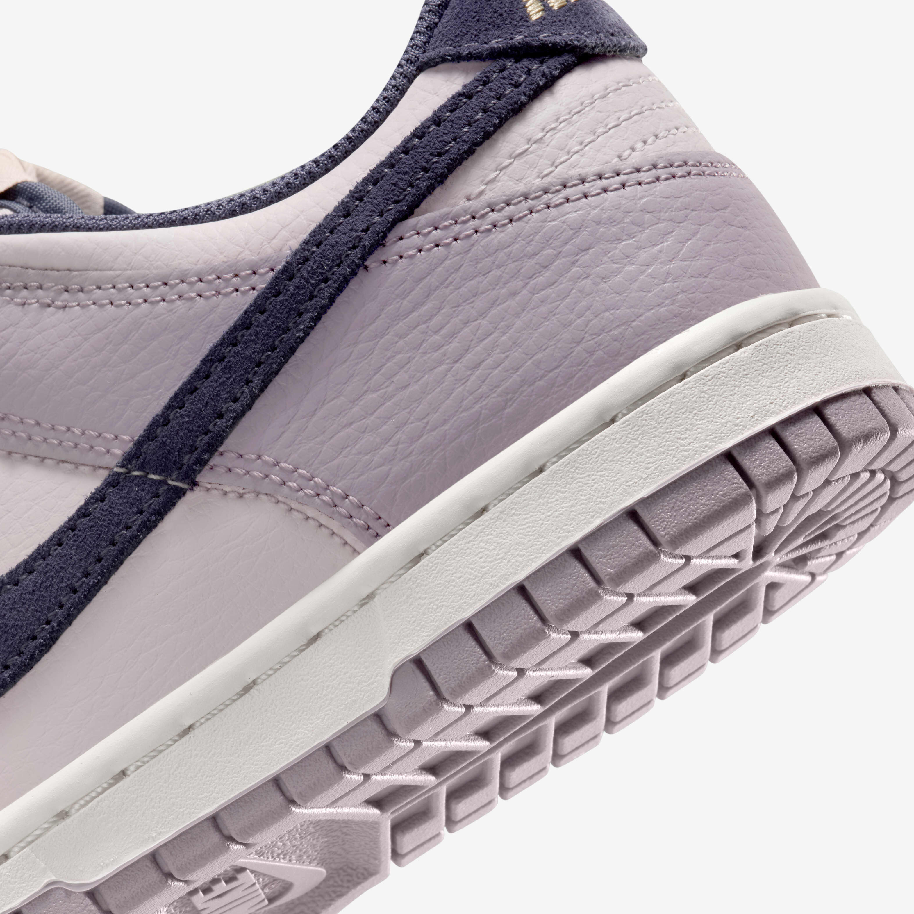 Nike Dunk Low image number 7