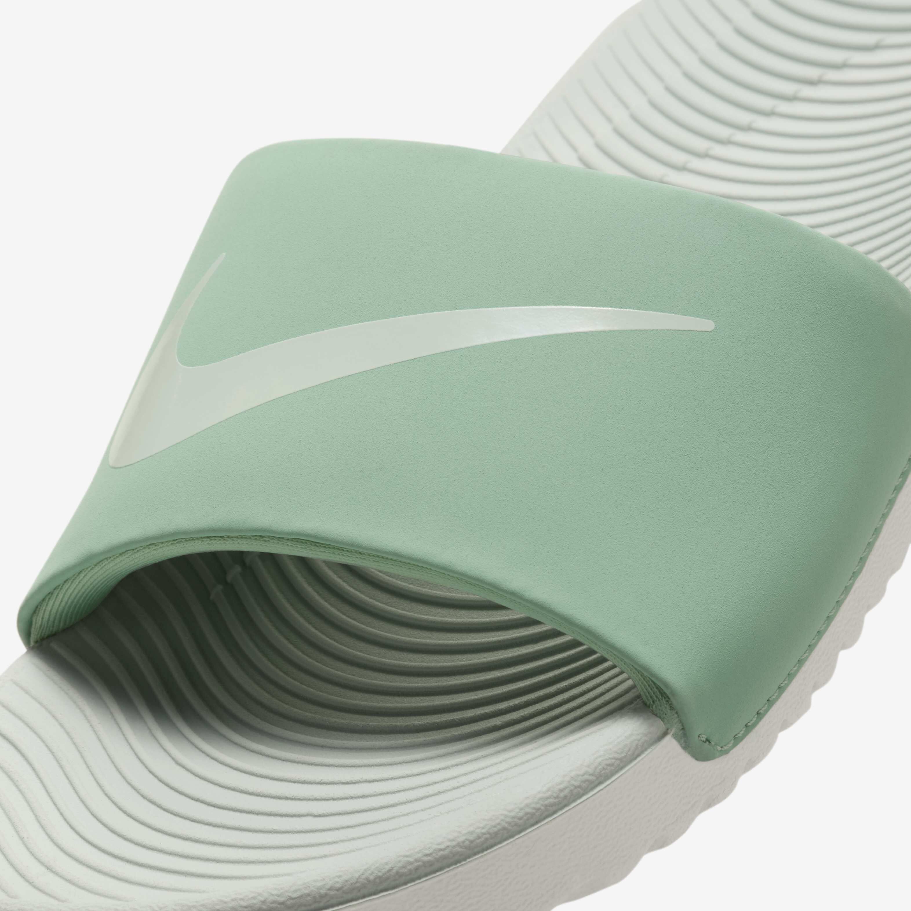 نايكي كاوا image number 5