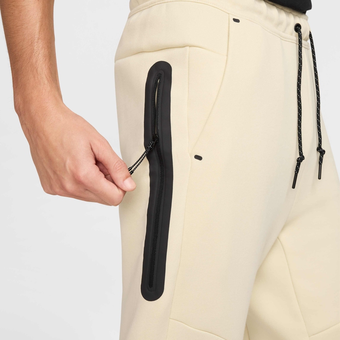 Nike Tech image number 4 Nike Tech image number 4