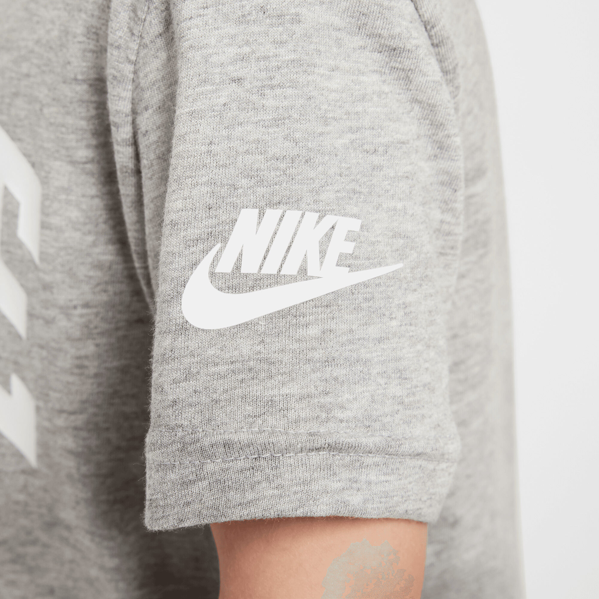 نايكي كلوب image number 3