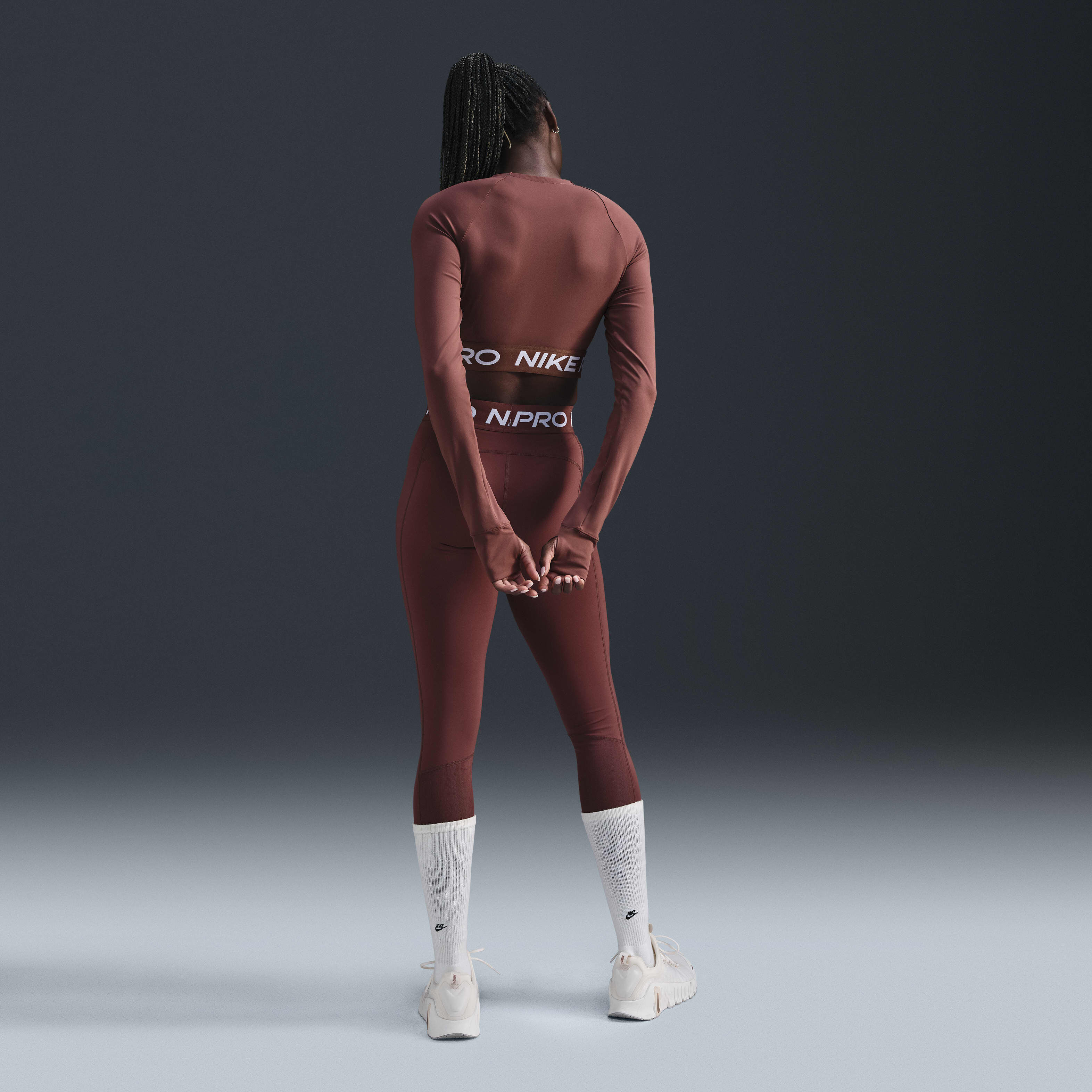 Nike Pro image number 4