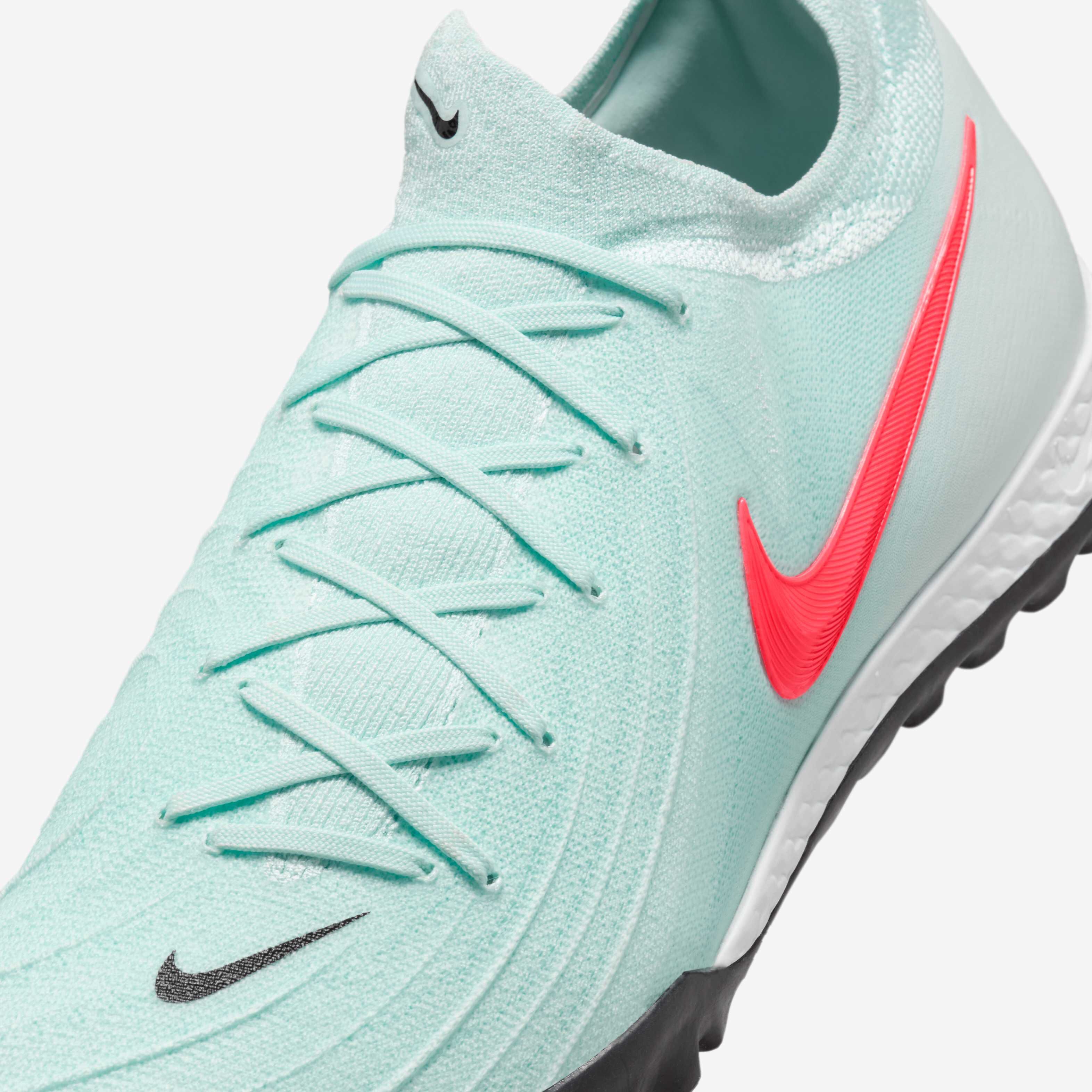 NIKE PHANTOM GX II PRO TF 28センチ美品 NIKE ナイキ ファントム GX II プロ TF(シルバー×イエロー