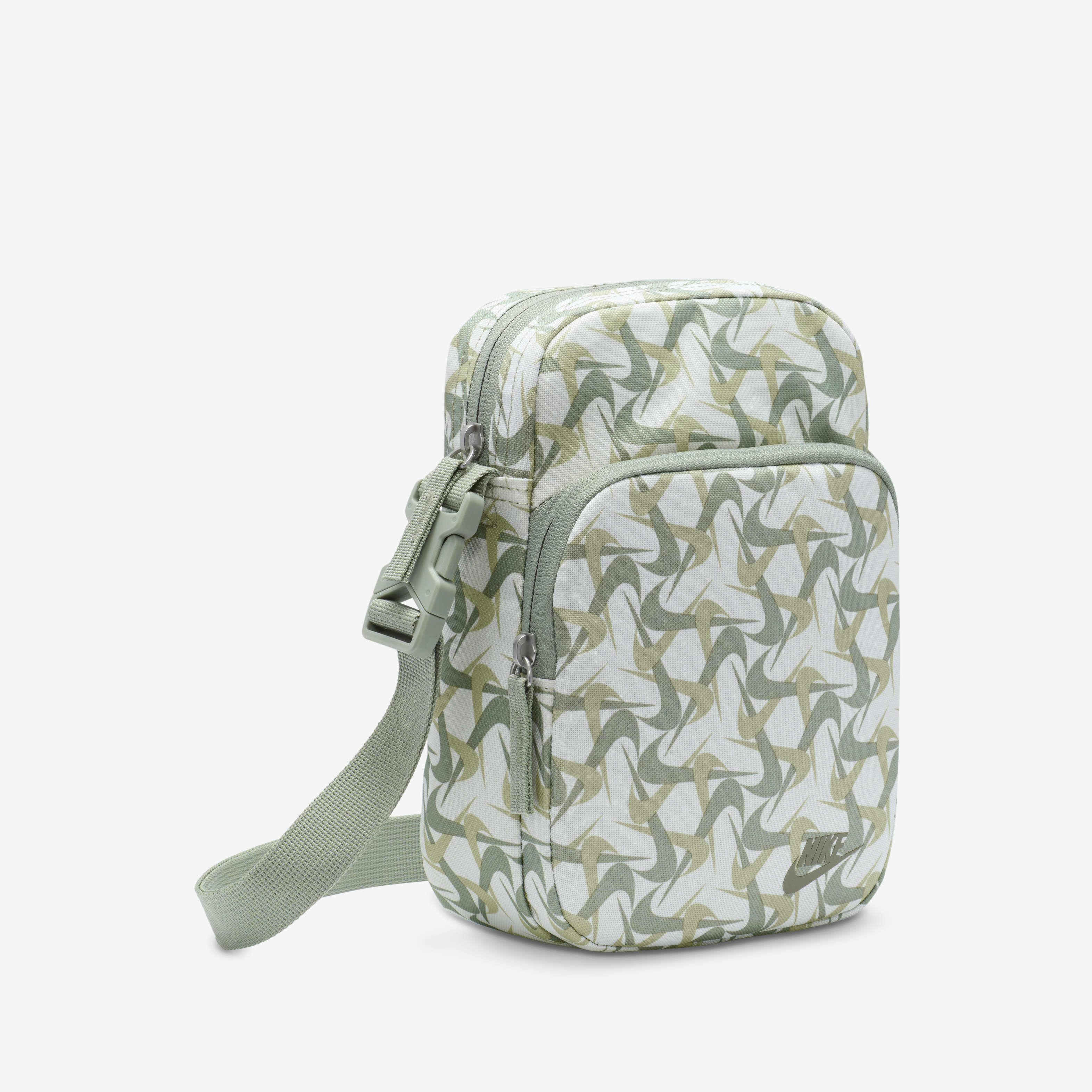 نايكي هيرتج image number 2