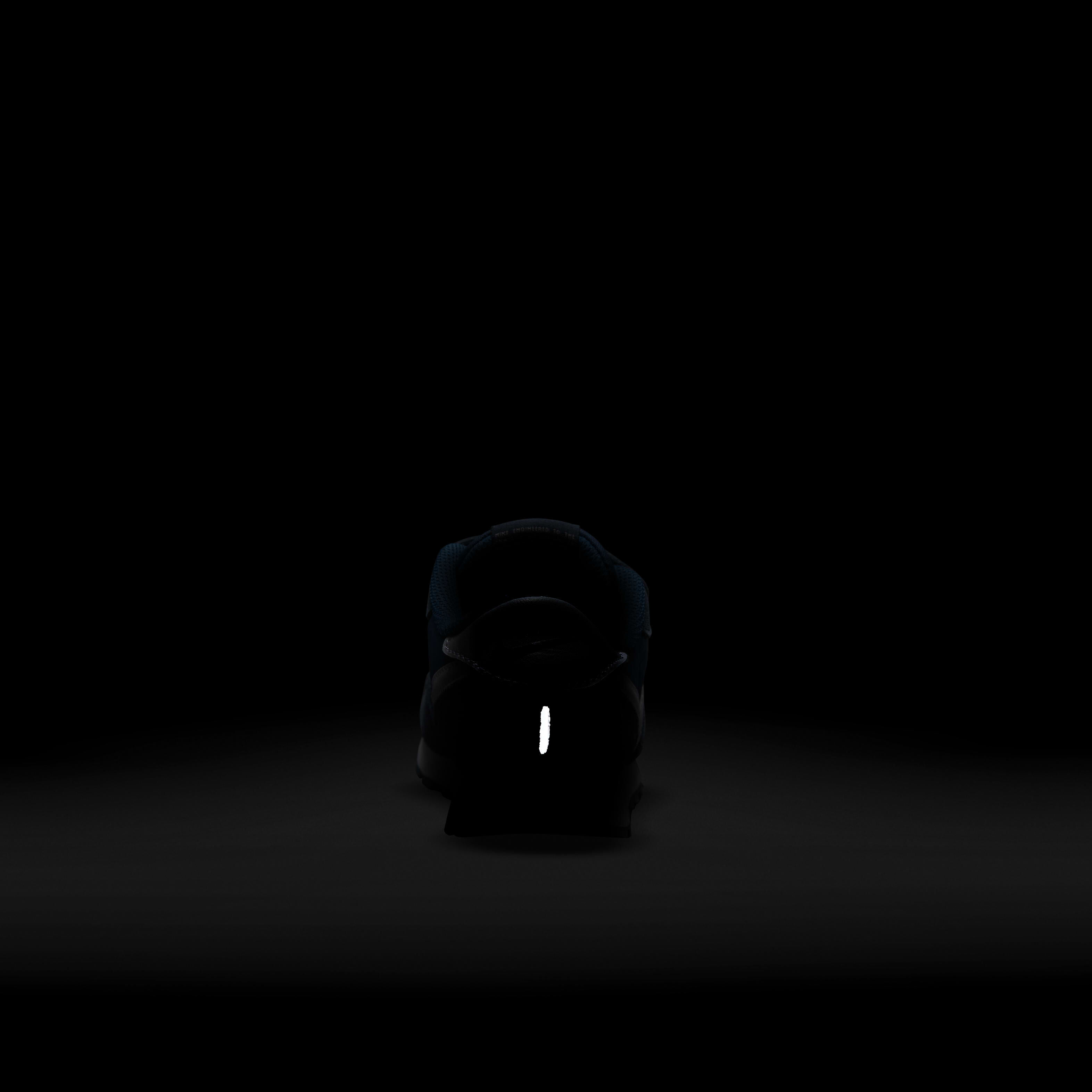 نايكي ام دي فاليانت image number 8