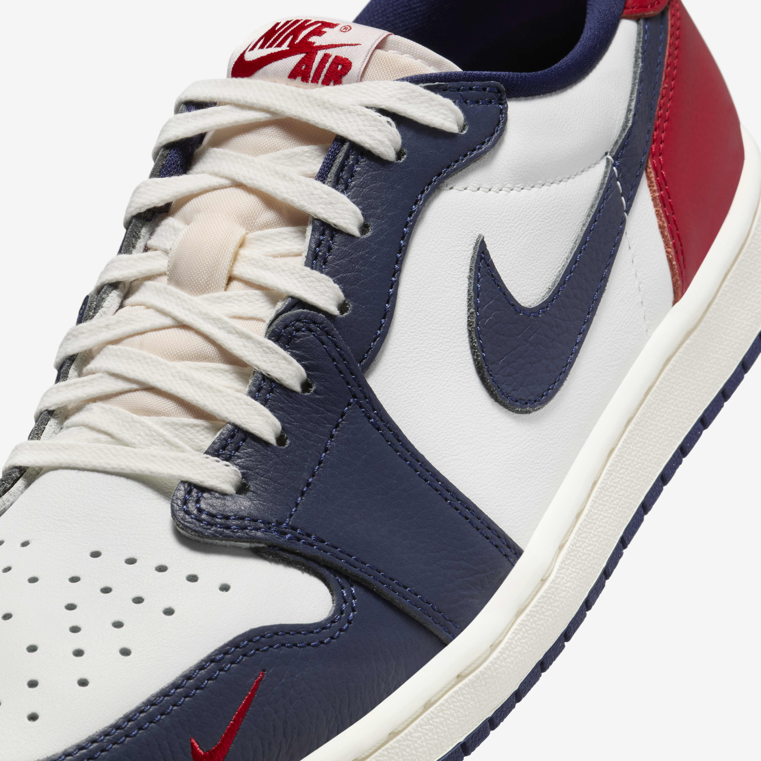 Air Jordan 1 Retro Low 'Gym Red & Midnight Navy' image number 6
