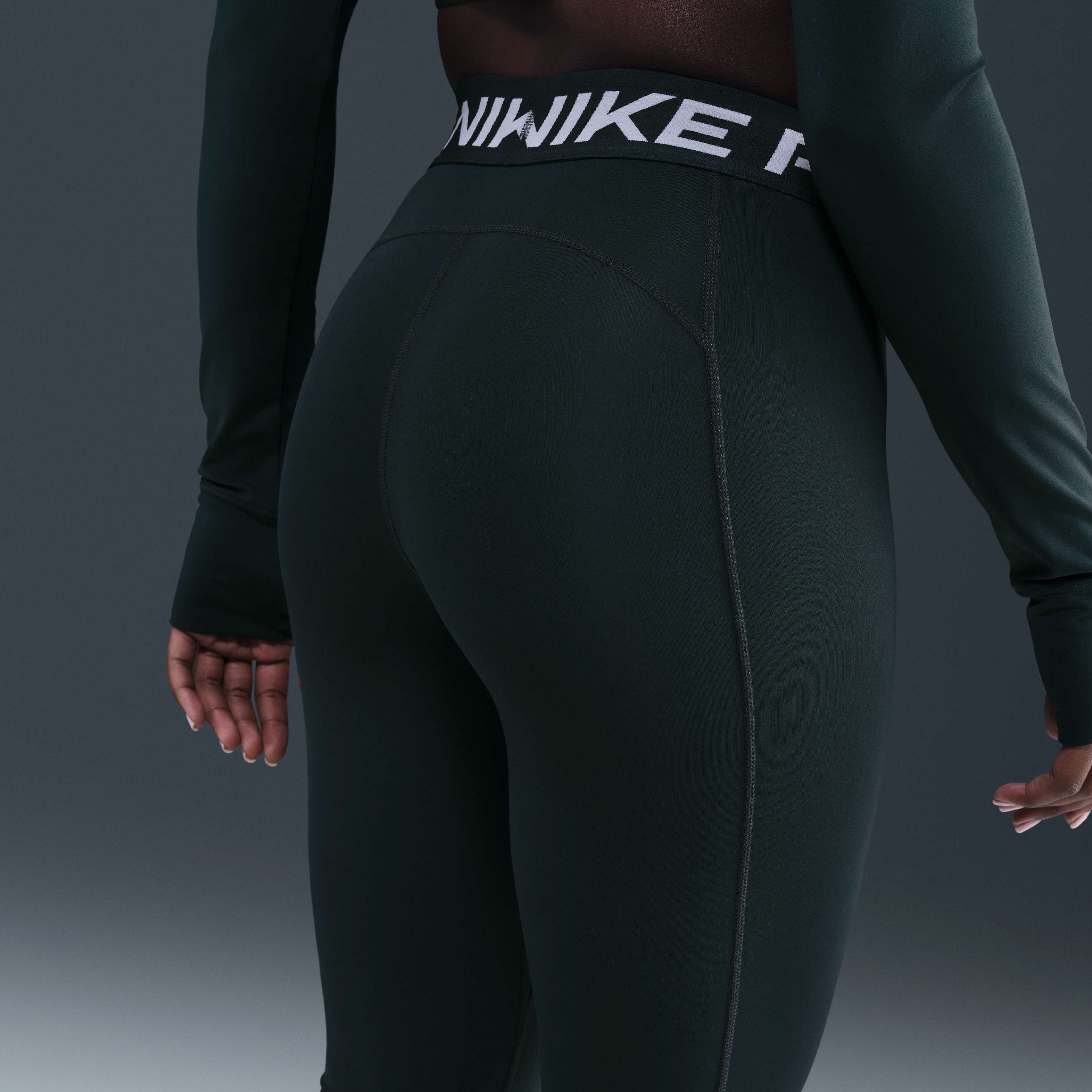 Nike Pro image number 2