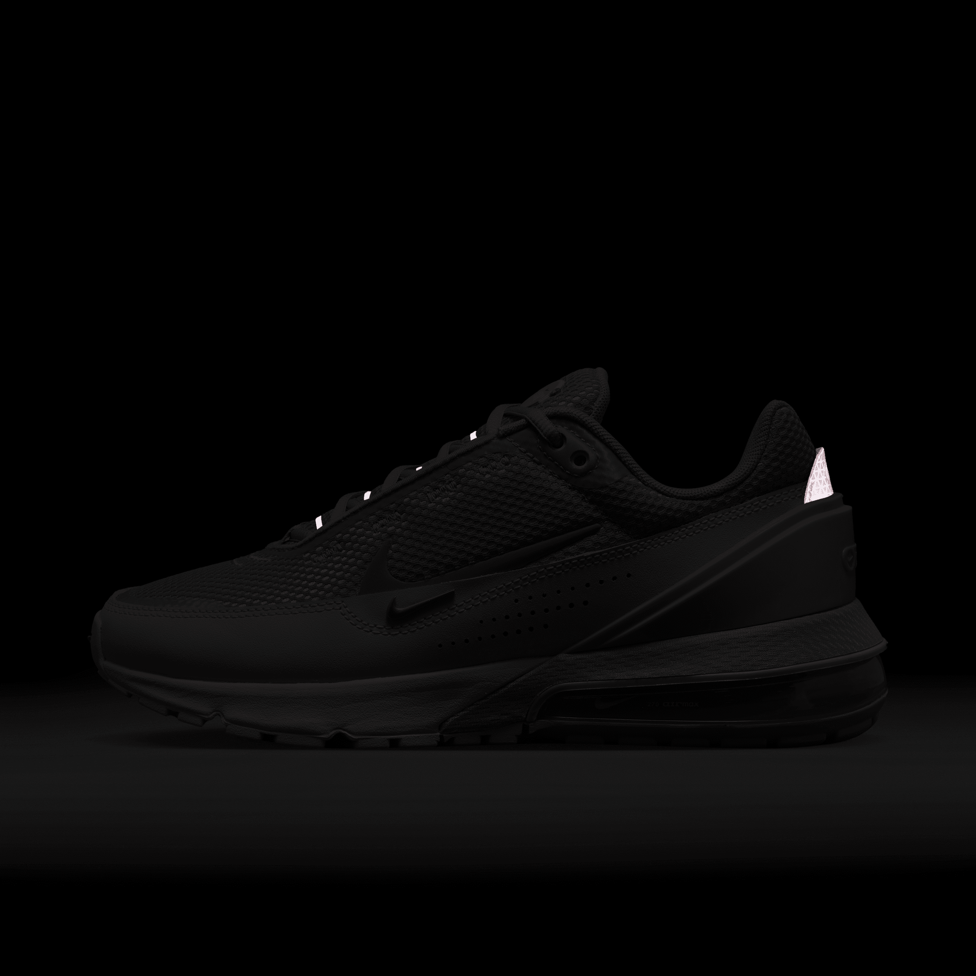 Nike air max axis black multi top