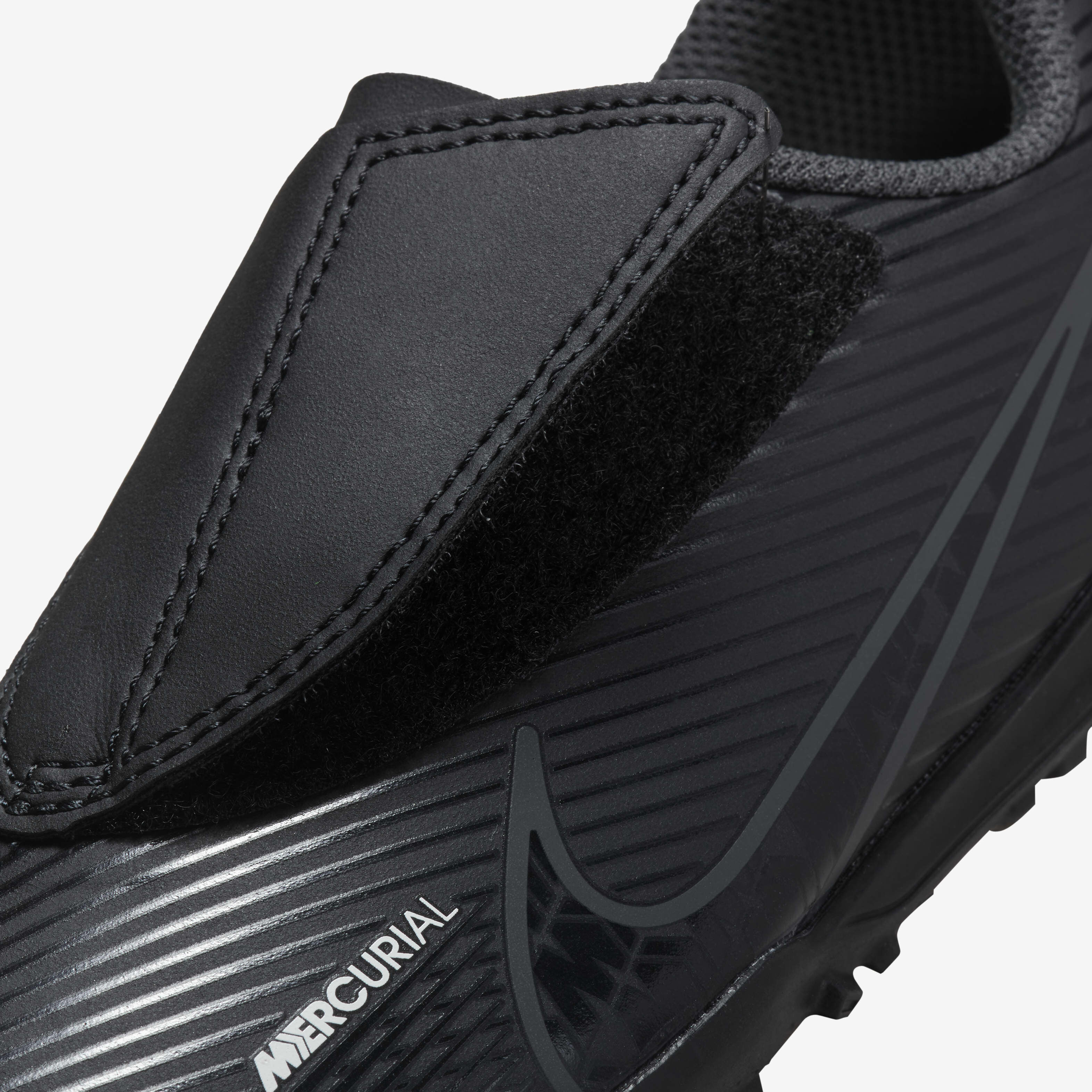 Nike Jr. Mercurial Vapor 15 Club image number 8