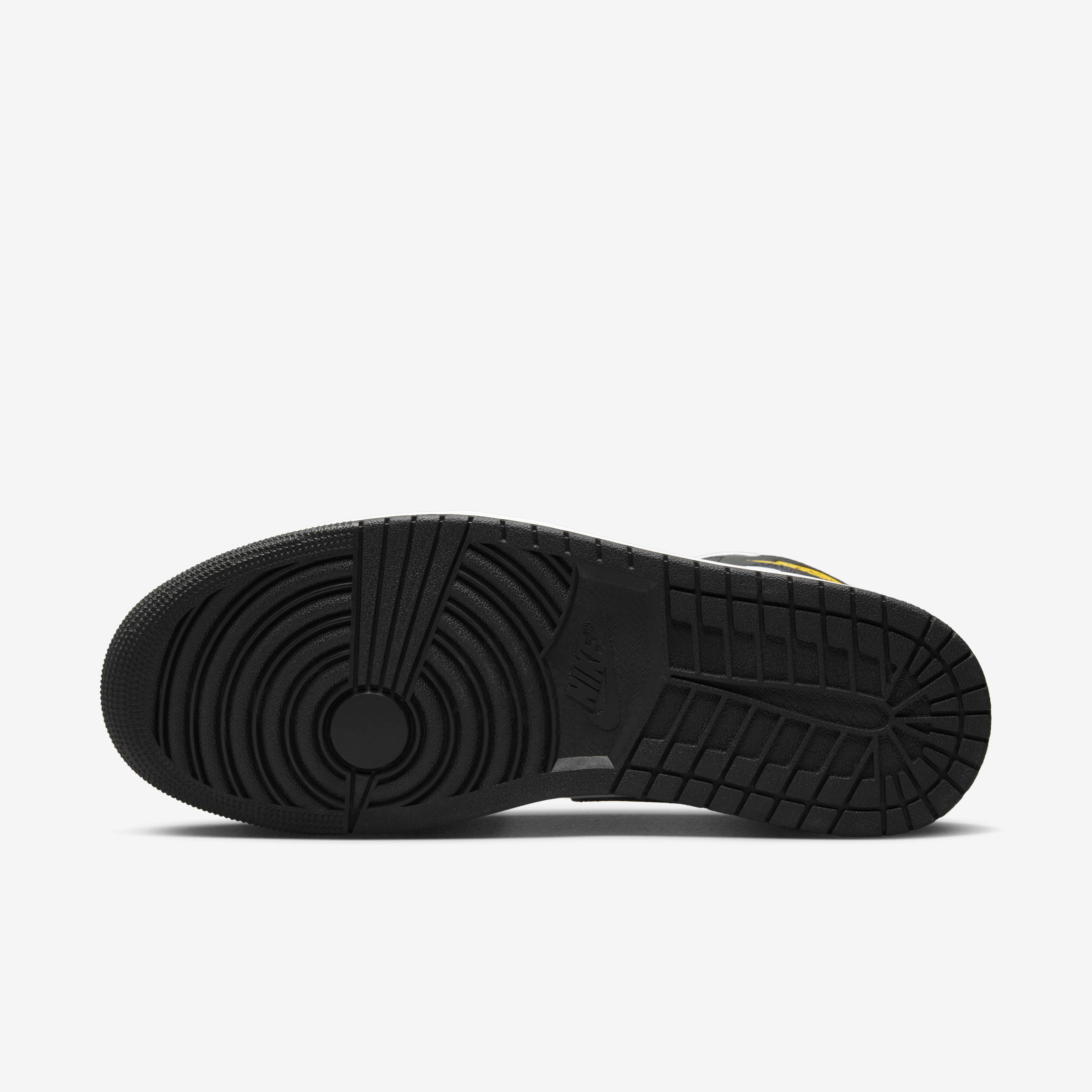 Buy Air Jordan 1 Mid Men s Shoes Nike UAE Official