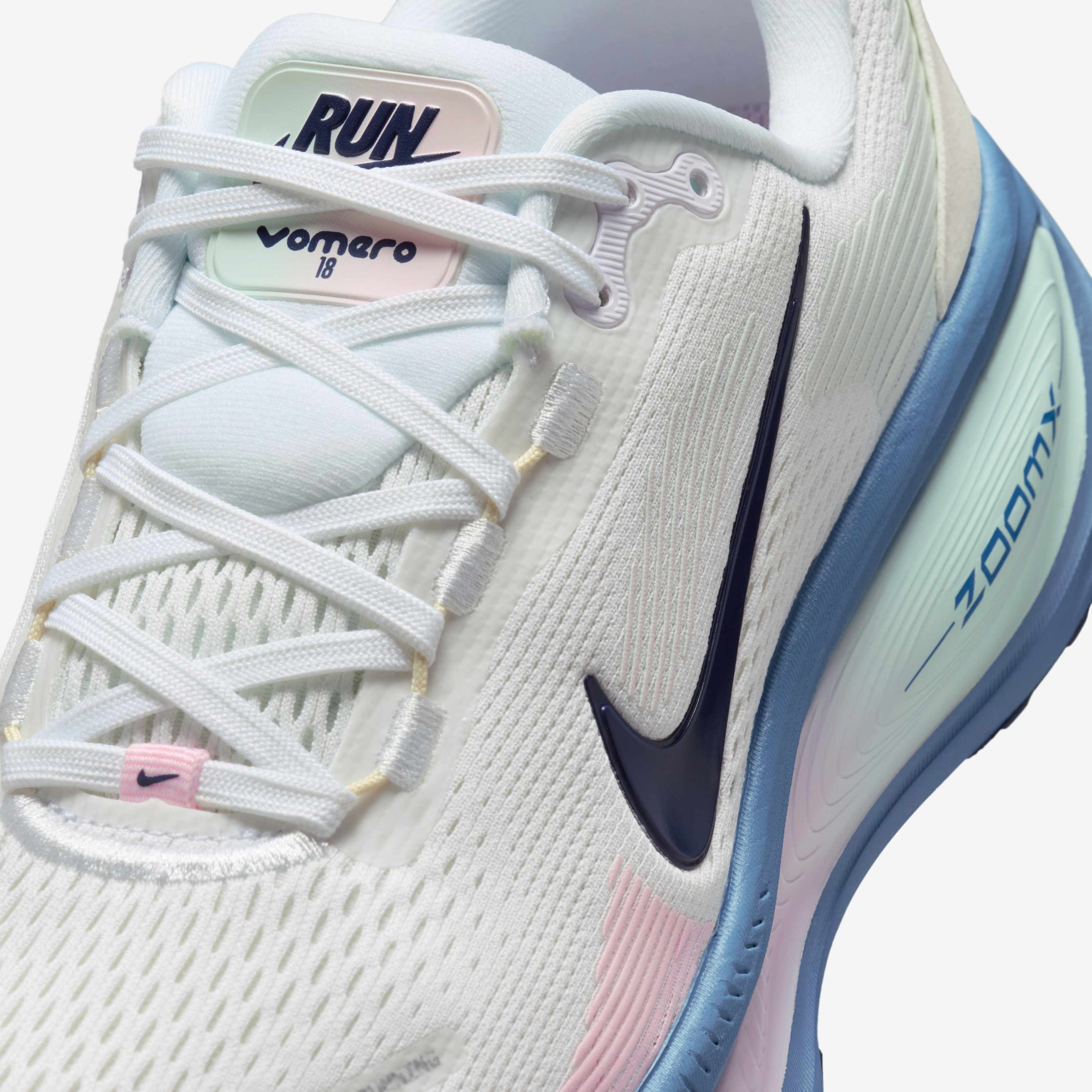 Nike Vomero 18 image number 6
