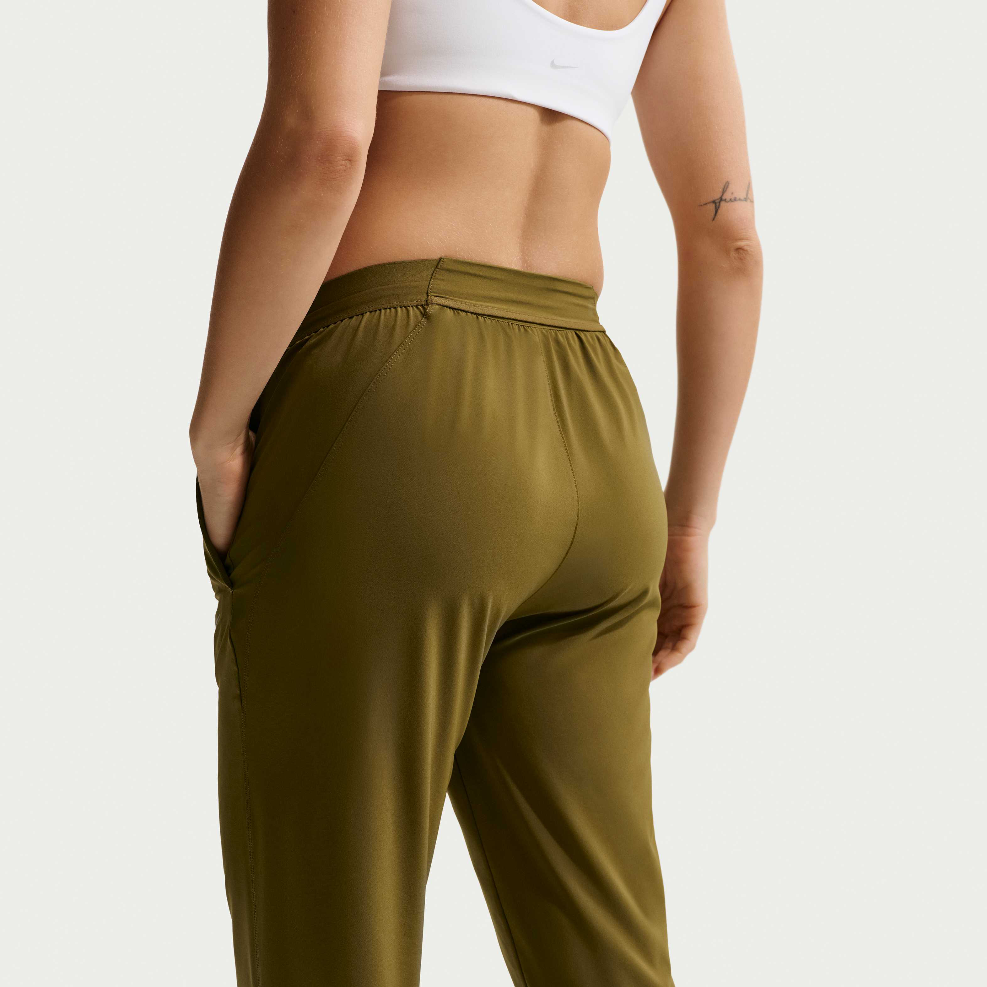 نايكي تيمبو image number 2