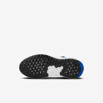 Nike Revolution 7