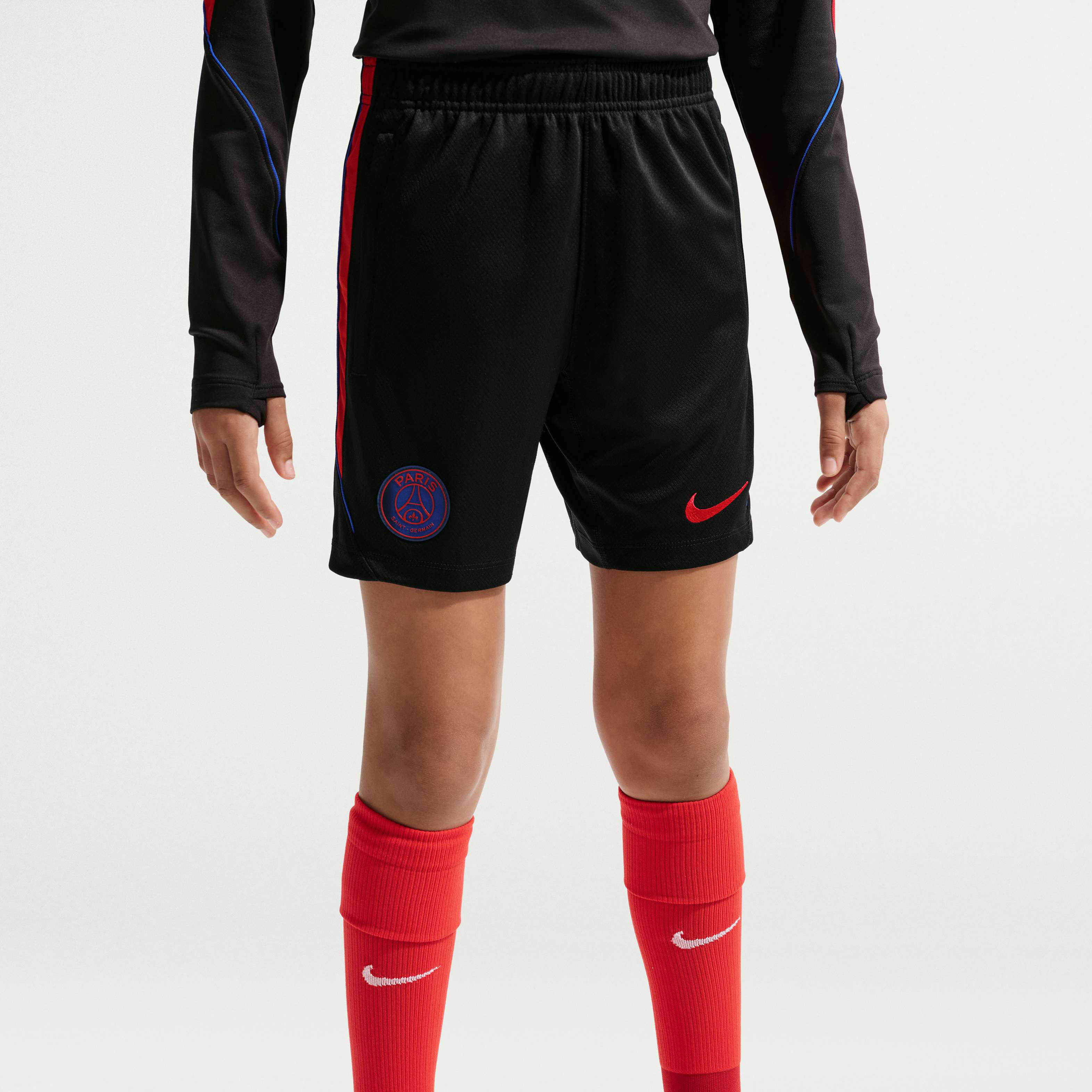 Paris Saint-Germain Strike image number 2