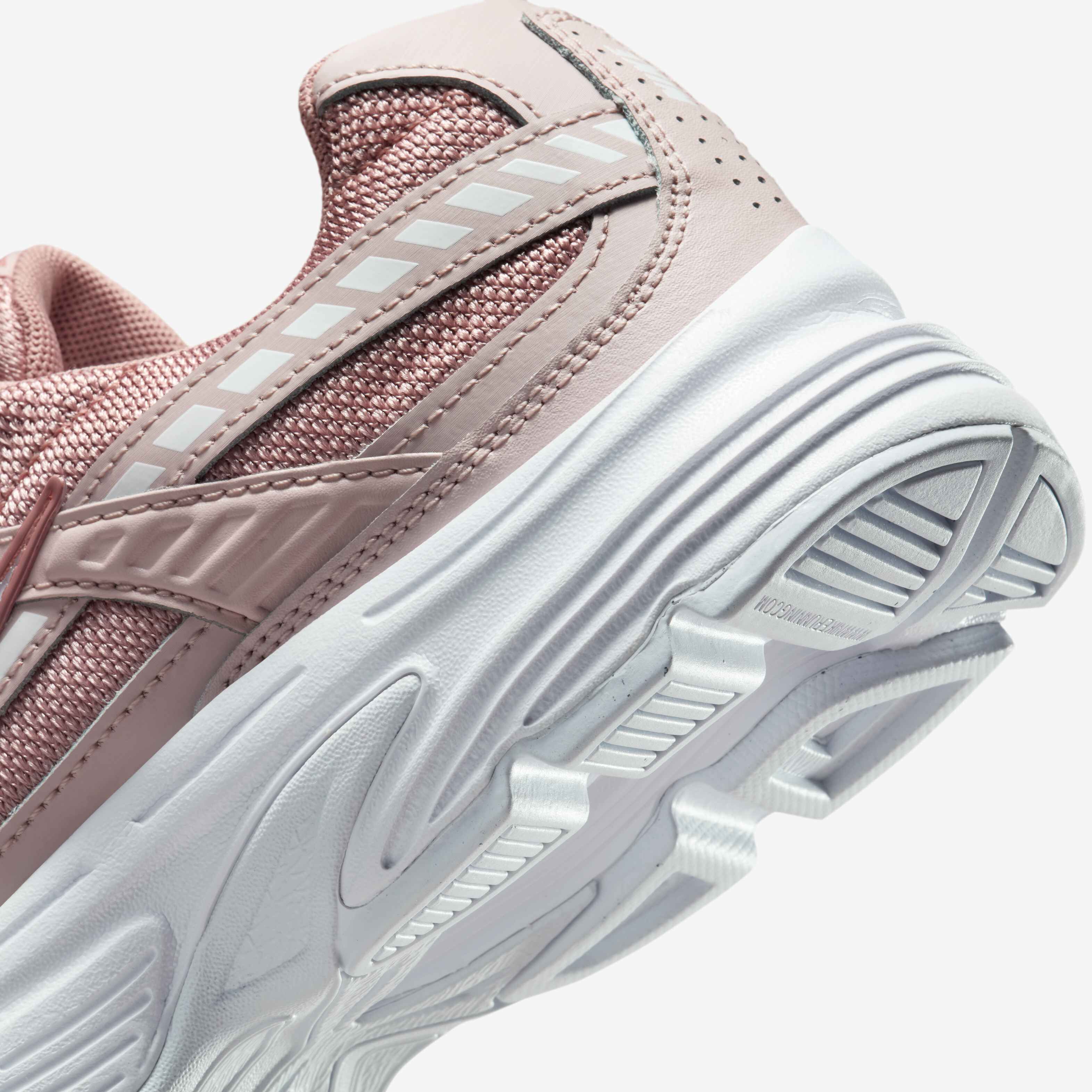 نايكي انيشيتر image number 7