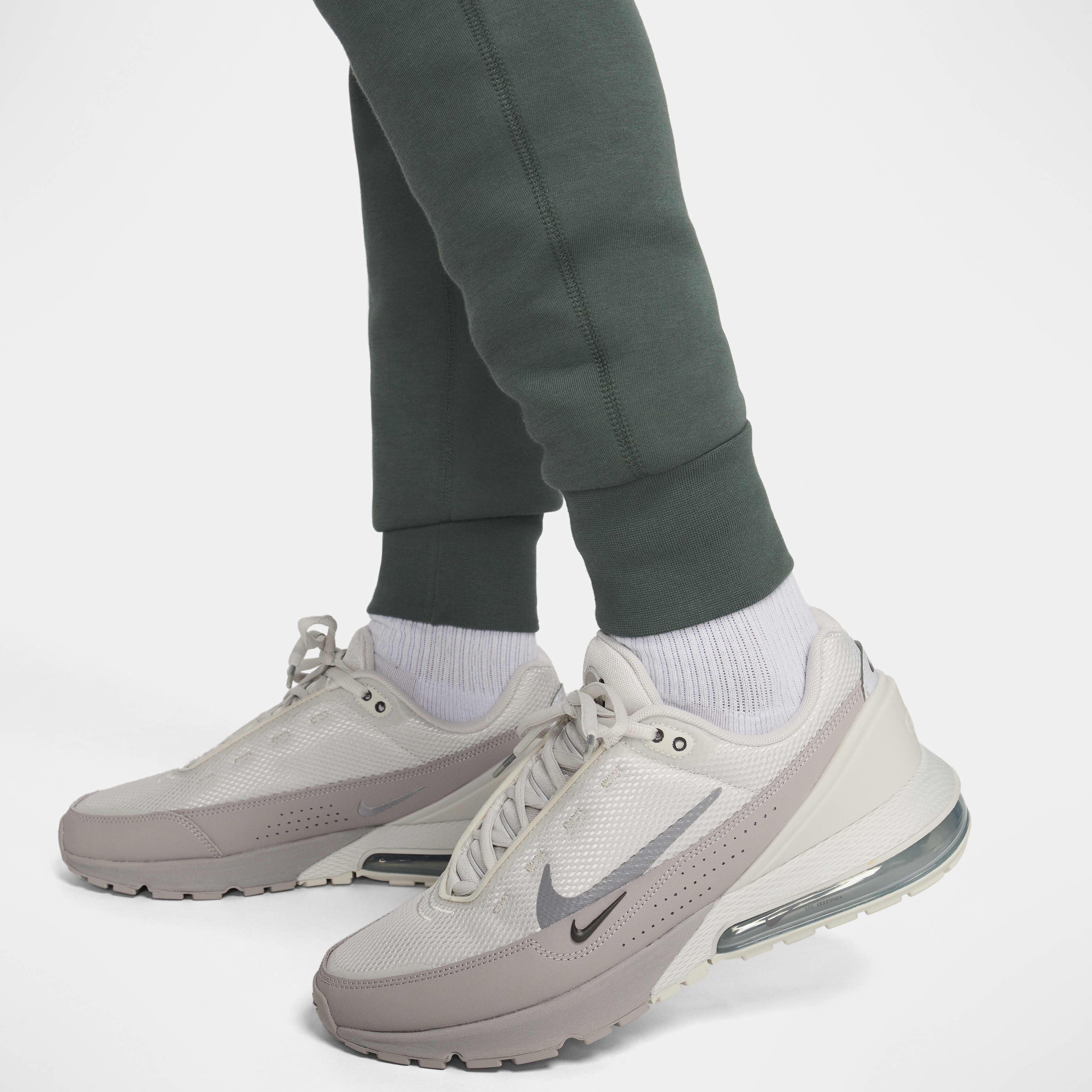 Nike Sportswear Tech Fleece image number 7