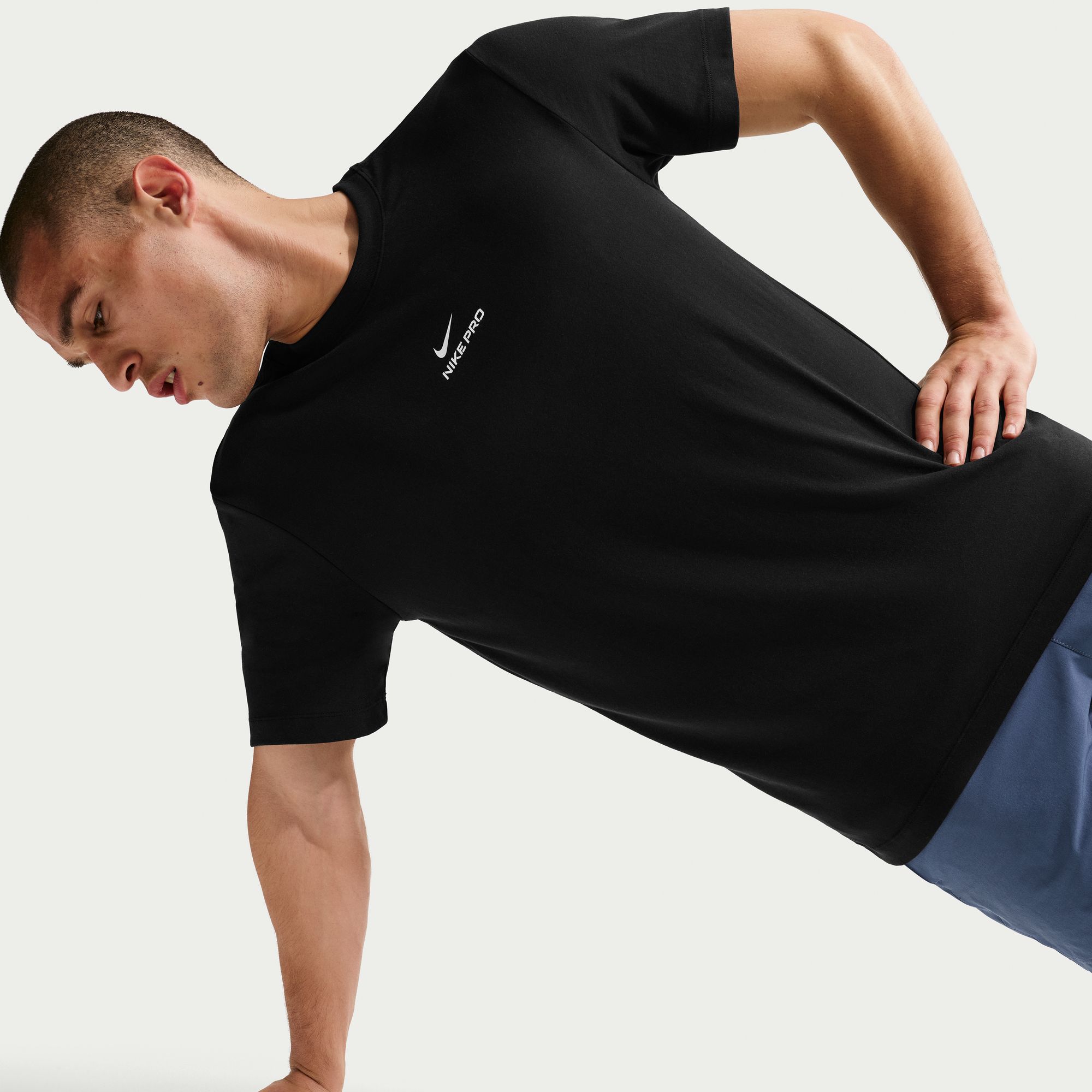 Nike Pro image number 4